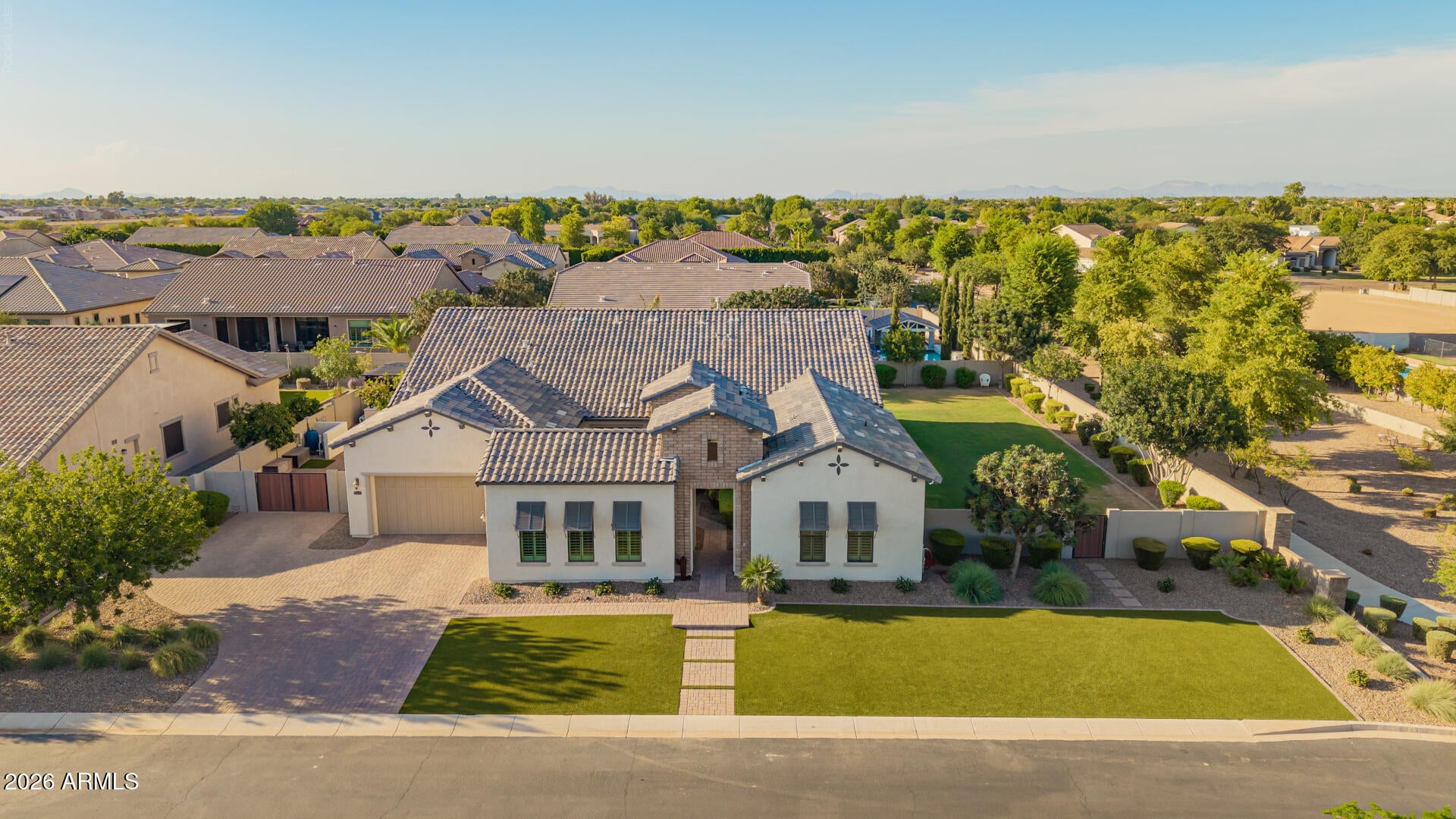 2580 E VALLEJO Drive