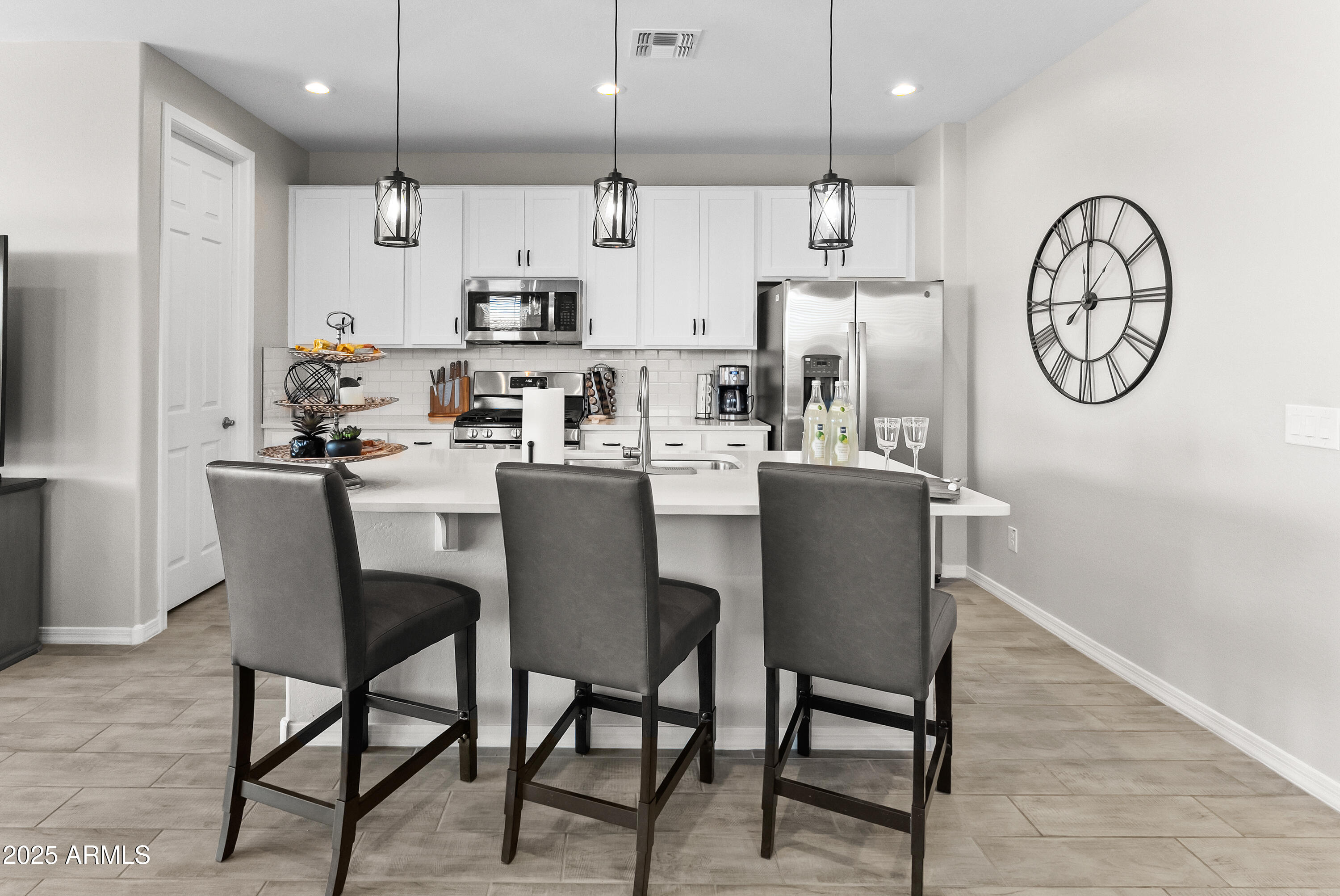 17745 W RUNNING DEER Trail