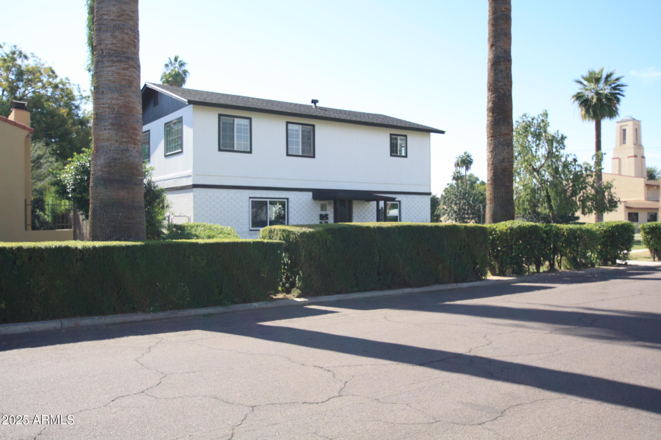 1333 E FLOWER Street REAR