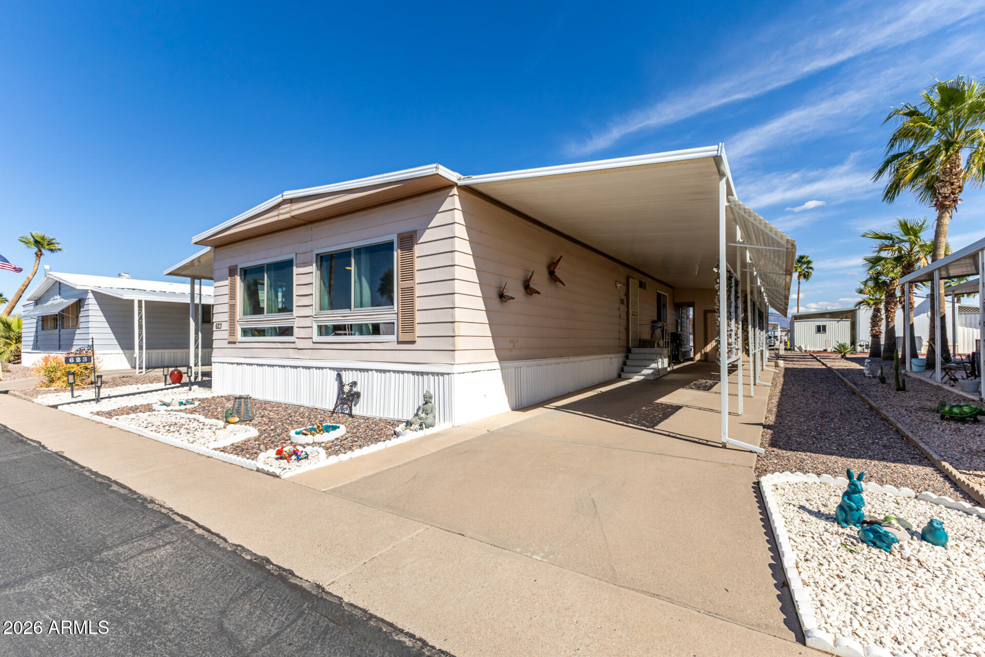 301 S SIGNAL BUTTE Road 623