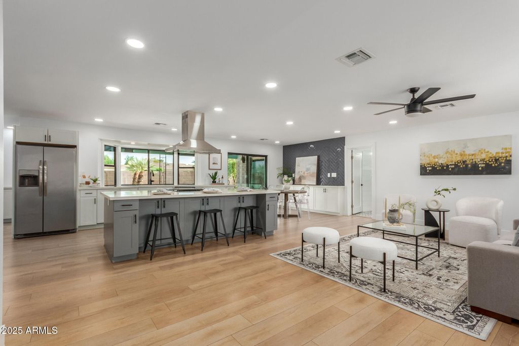 Photo of 3005 S Fairway Drive, Tempe, AZ 85282 (MLS # 6918248)