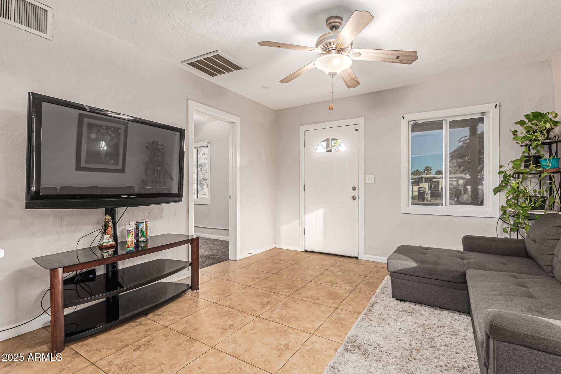 2211 W MEDLOCK Drive