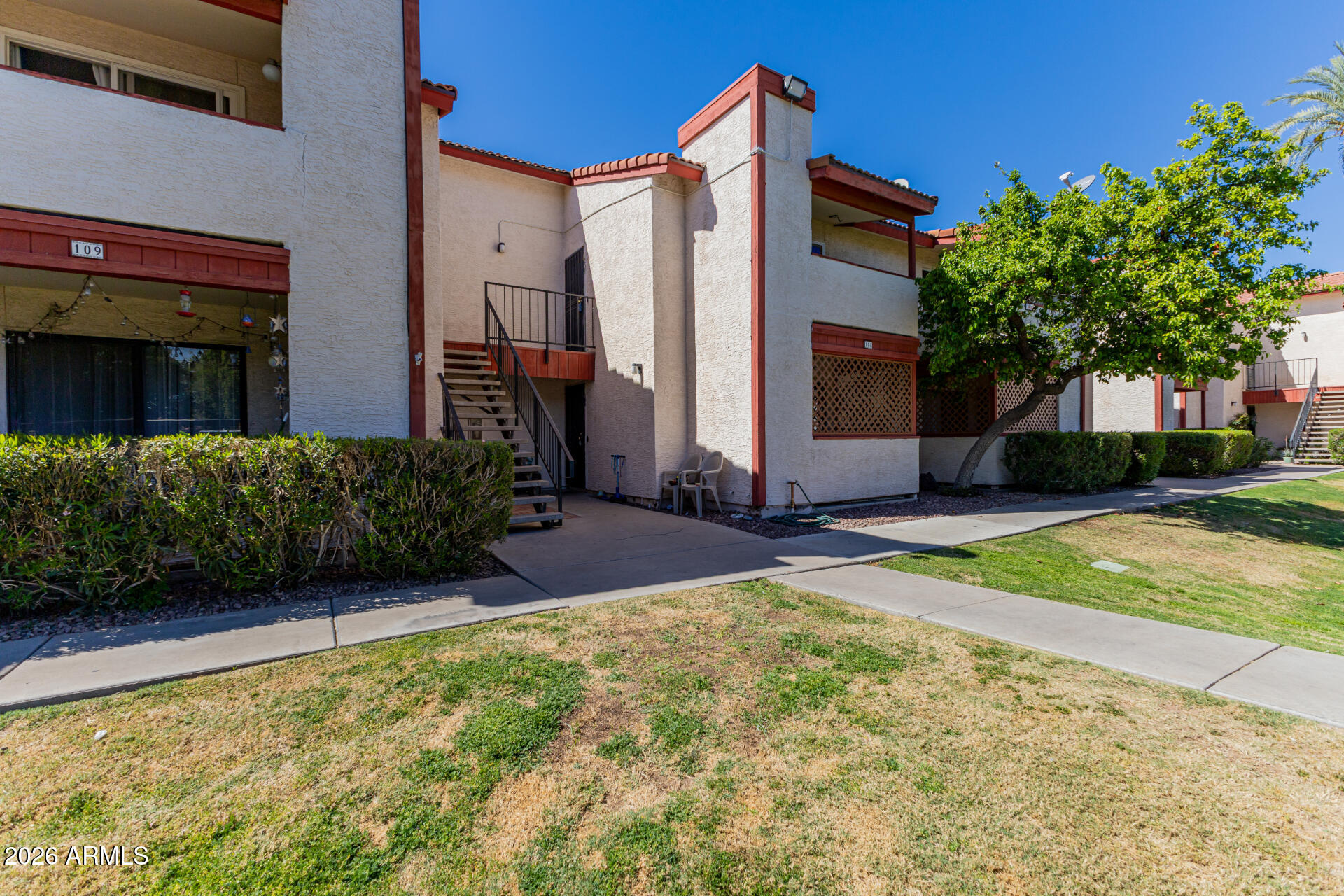 4211 E PALM Lane 208