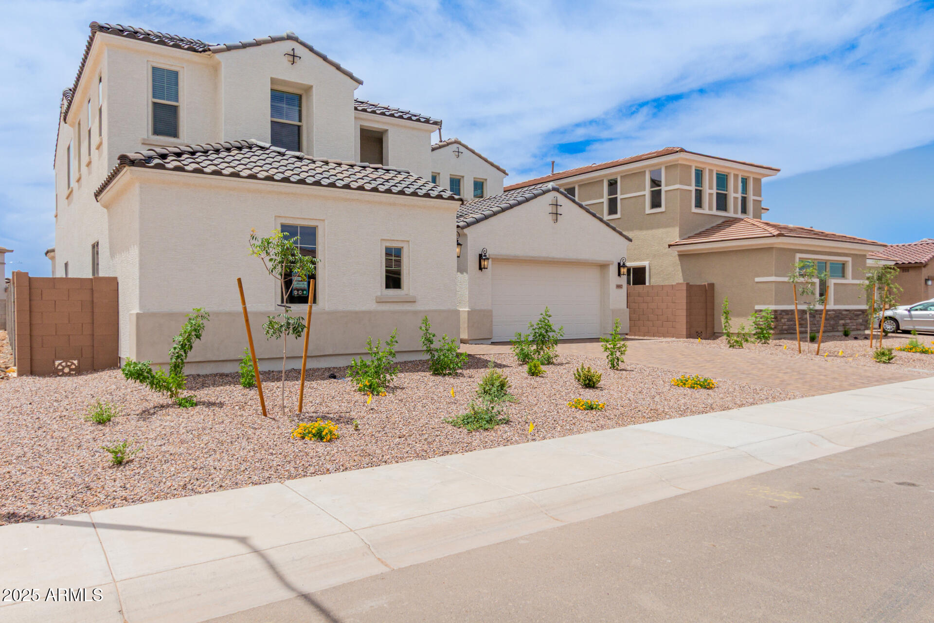 8817 W DENTON Lane