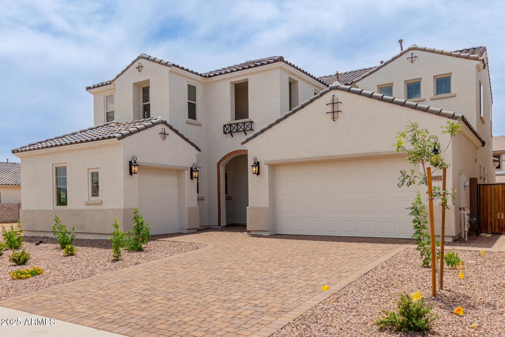 8817 W DENTON Lane