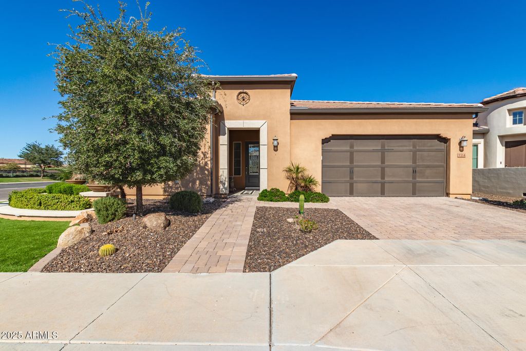 Photo of 724 E Snowy Farm Drive, Queen Creek, AZ 85140 (MLS # 6943240)