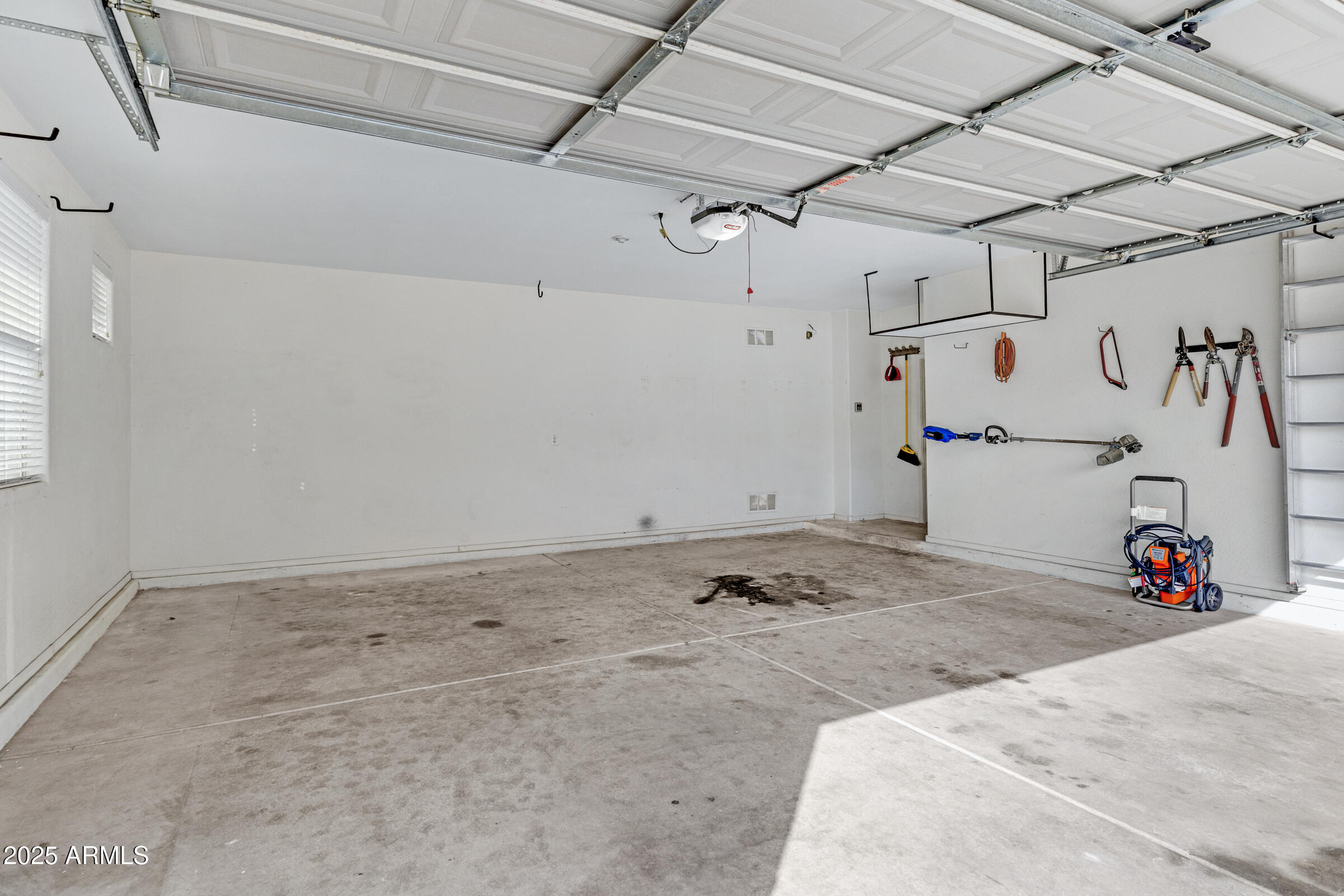 42596 W CHEYENNE Drive