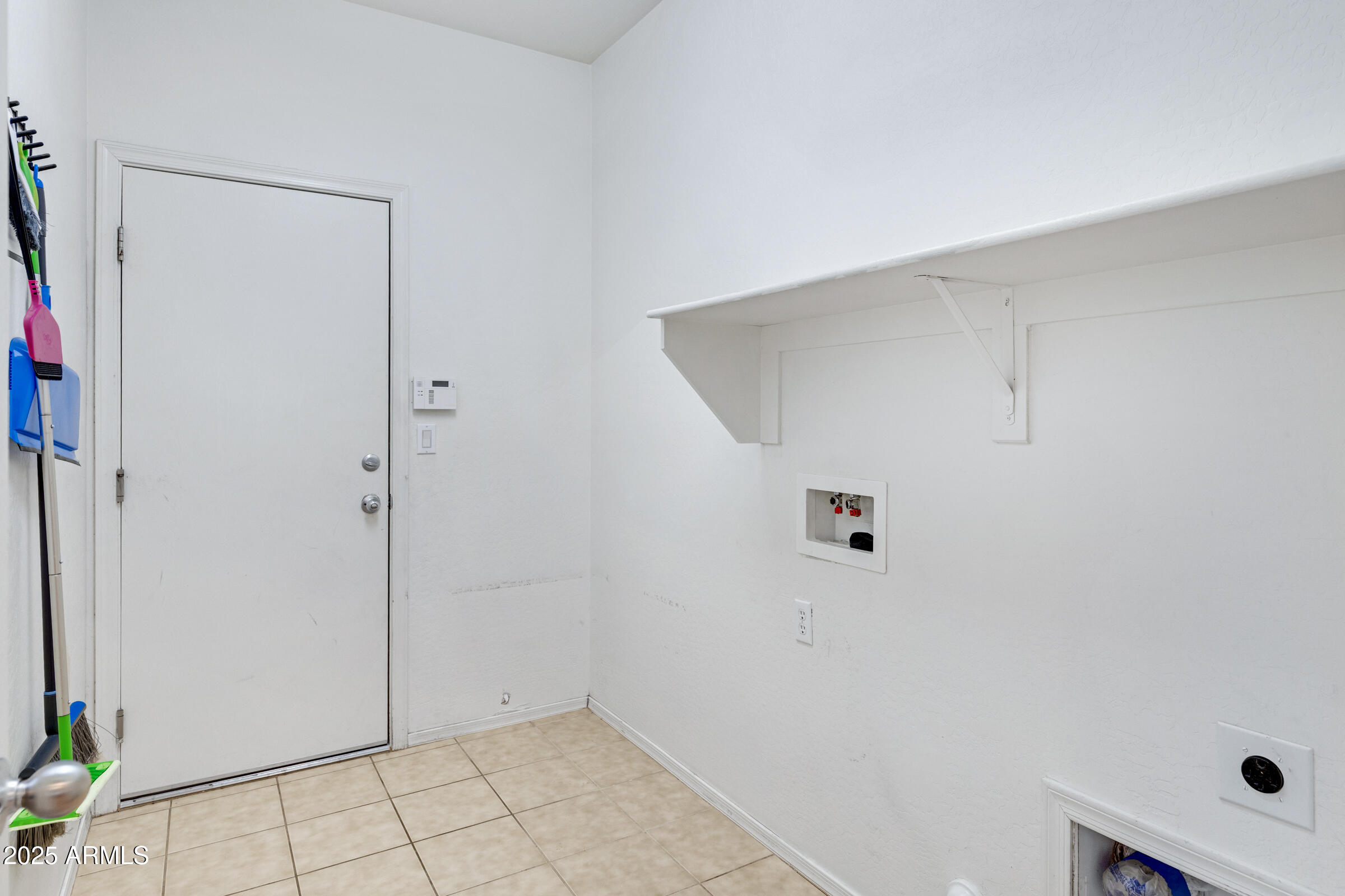 42596 W CHEYENNE Drive