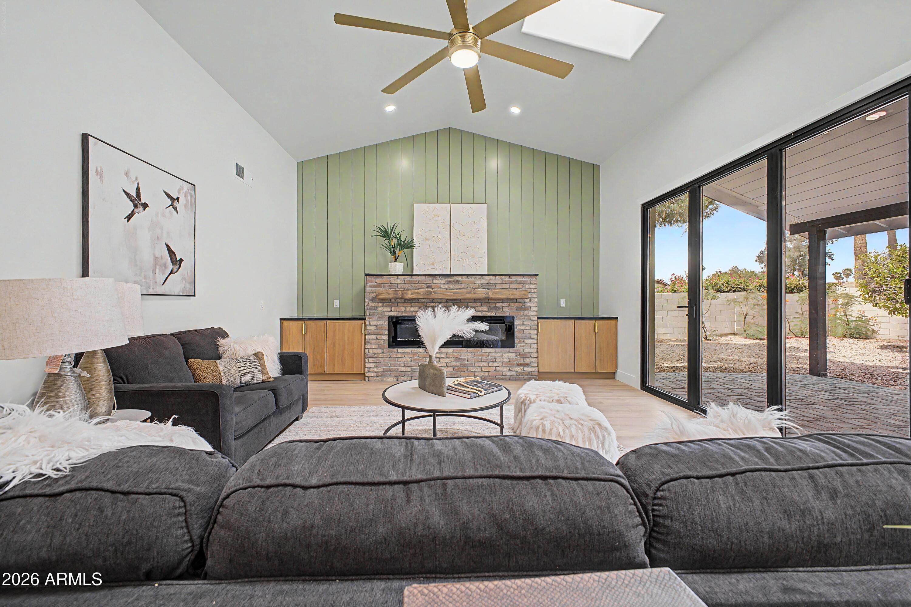 6002 E WINCHCOMB Drive