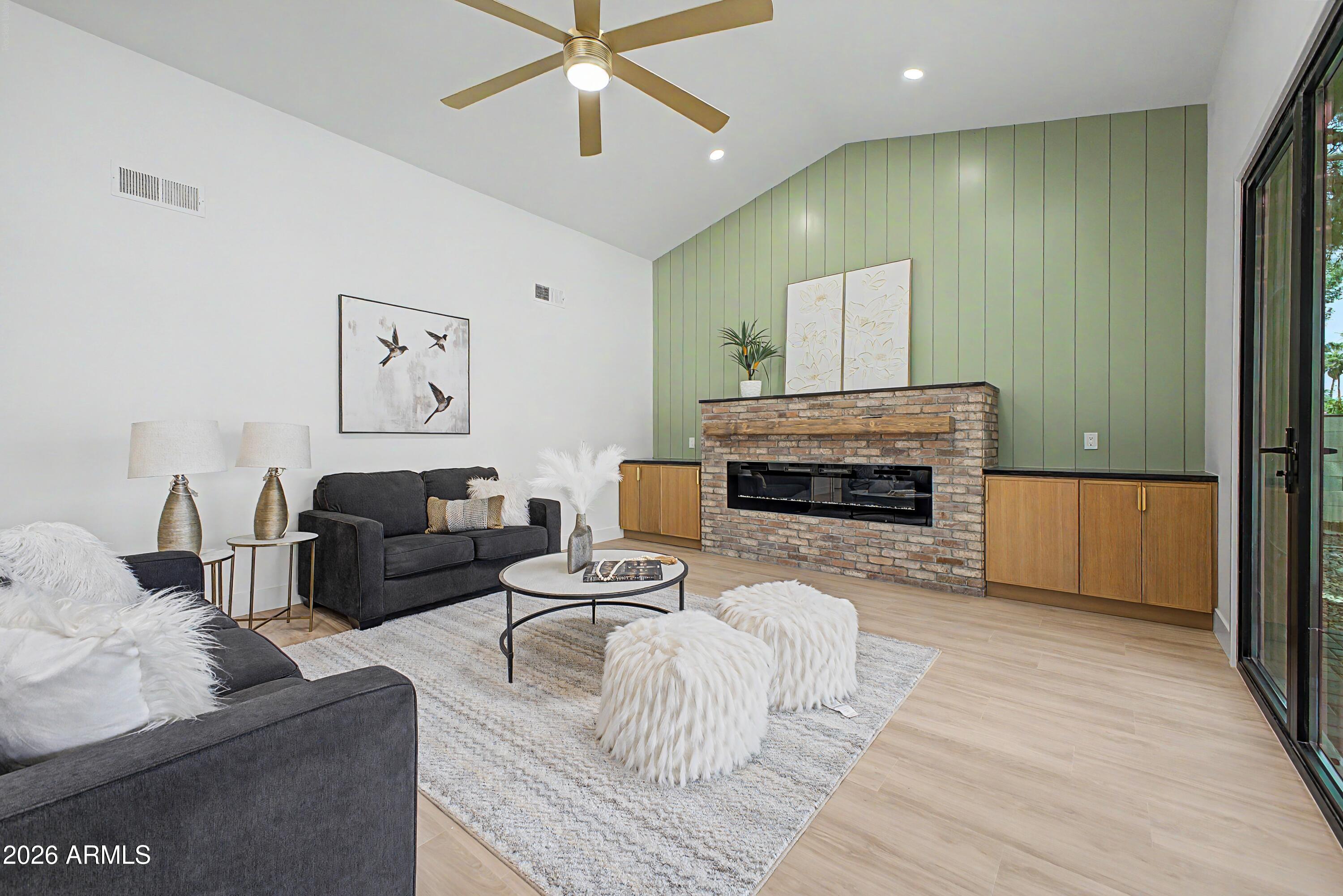 6002 E WINCHCOMB Drive