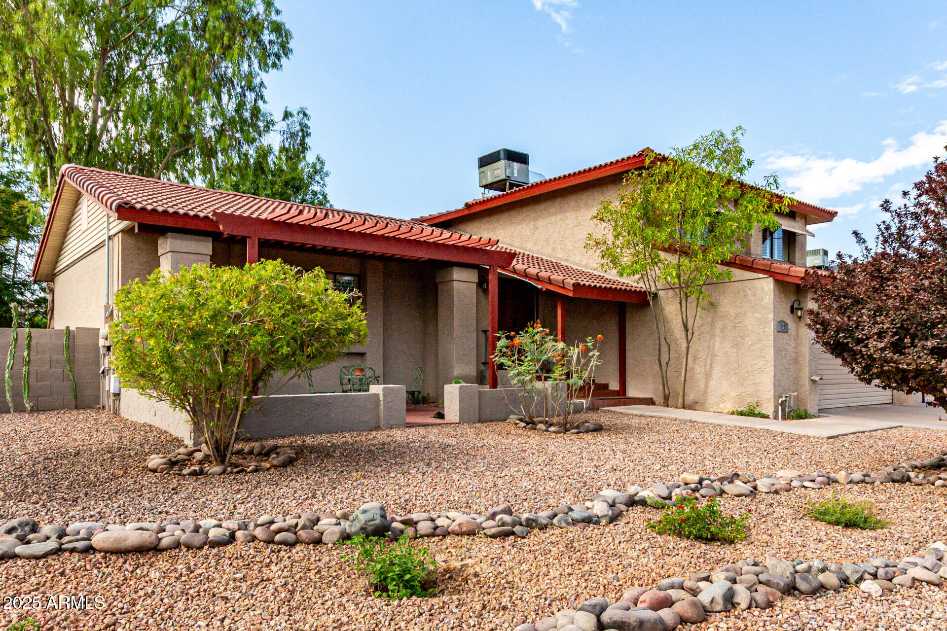 725 E MCNAIR Drive