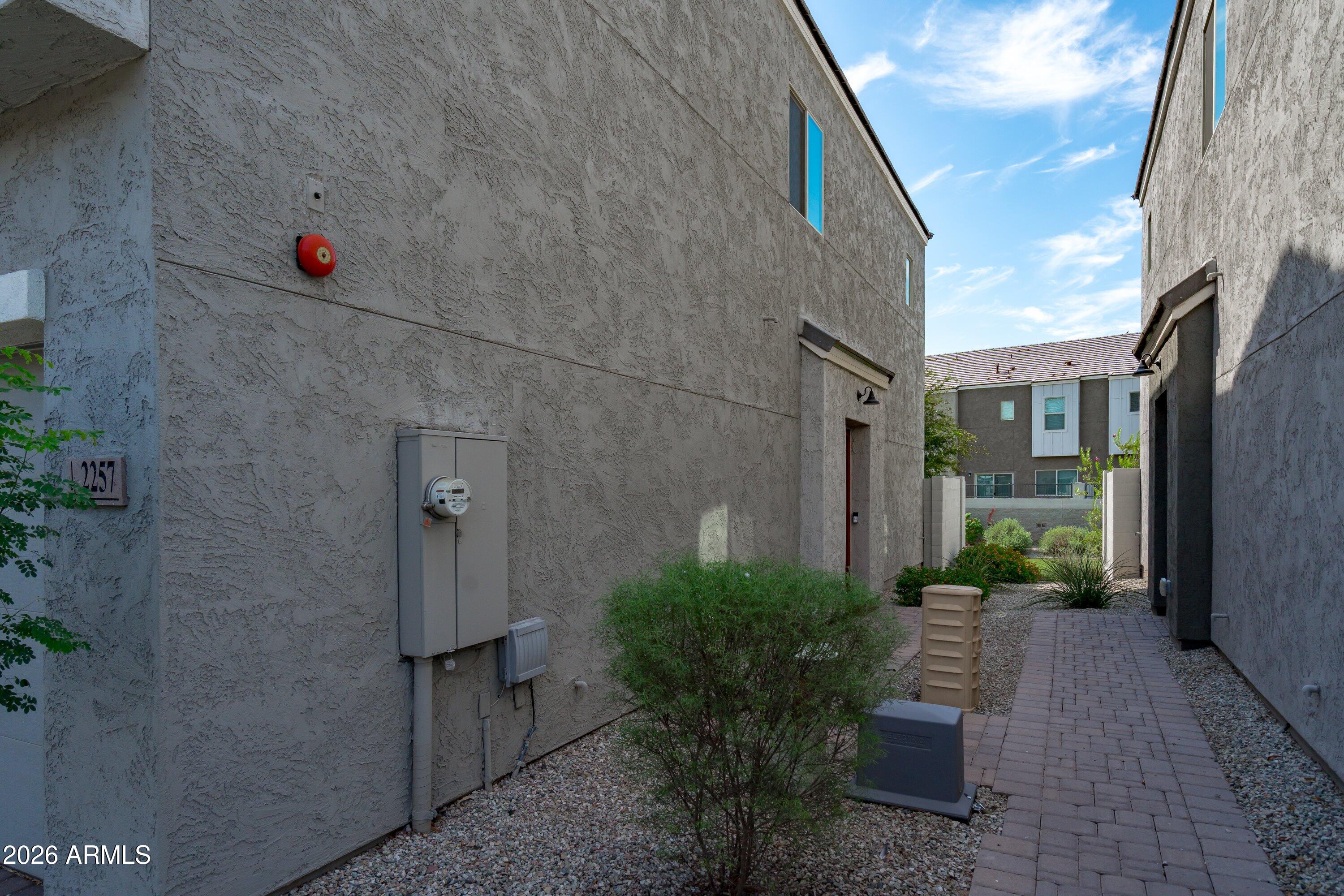2257 W ECHO Lane