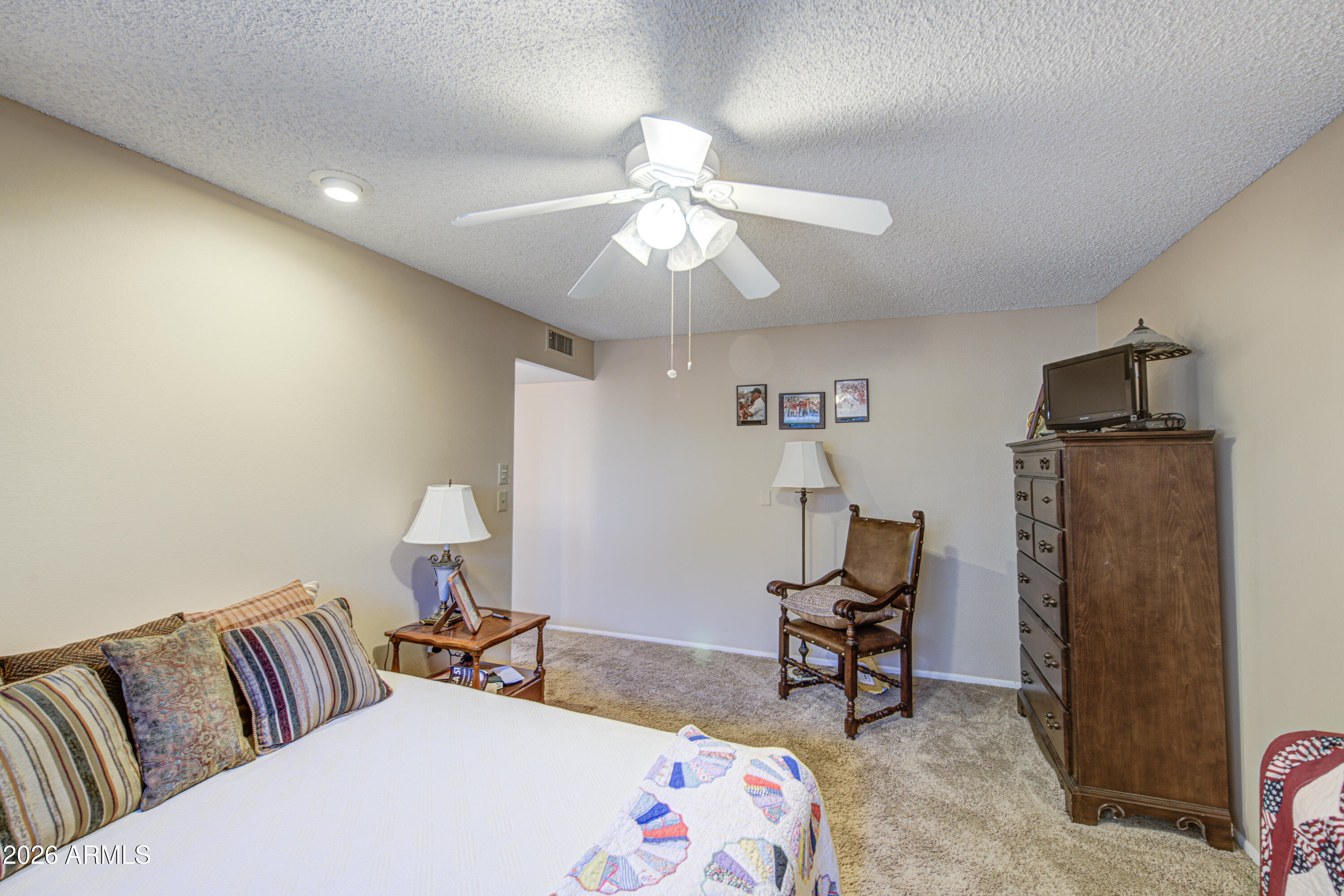 10022 W KINGSWOOD Circle