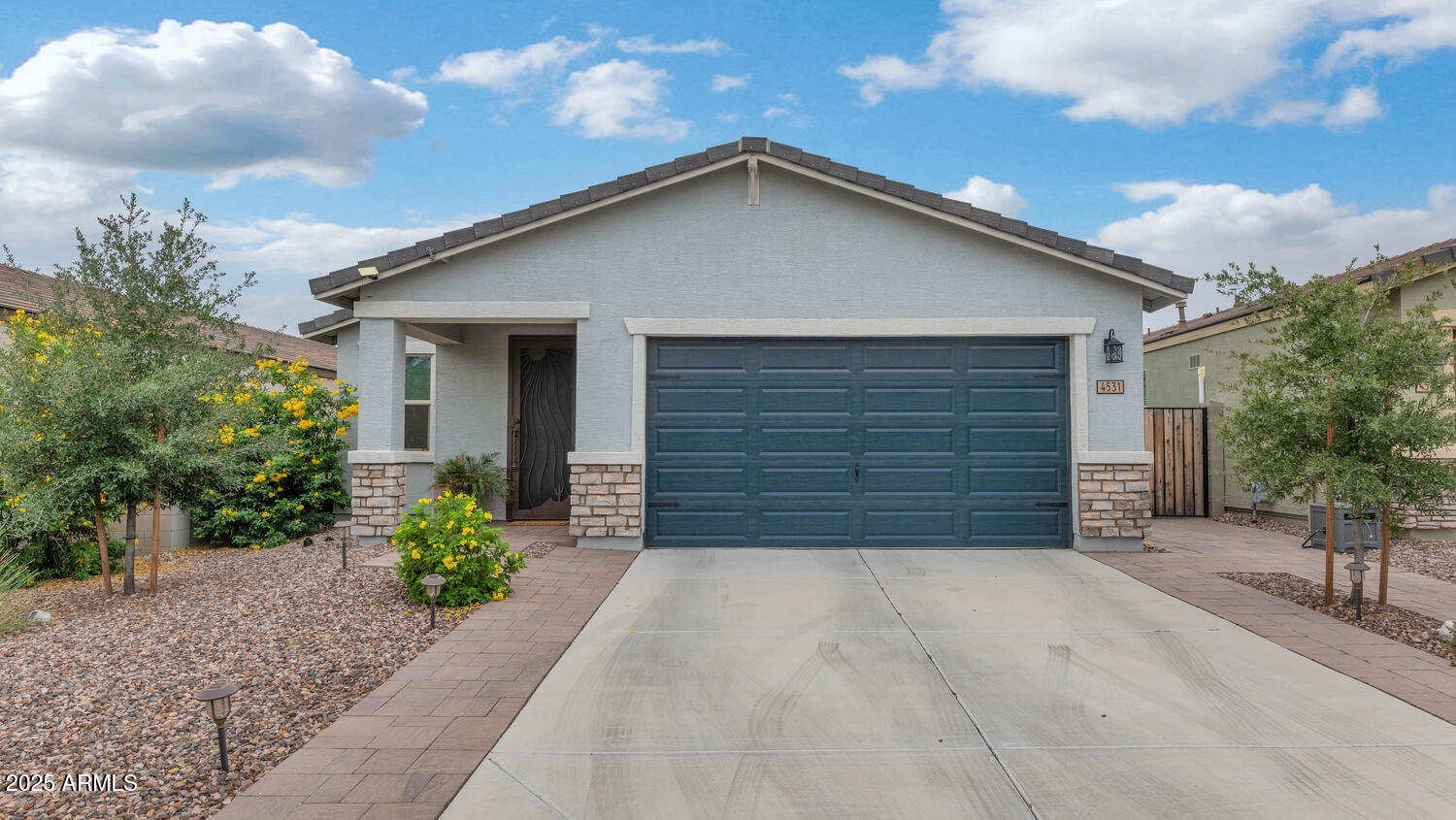 4531 W GREENLEAF Drive