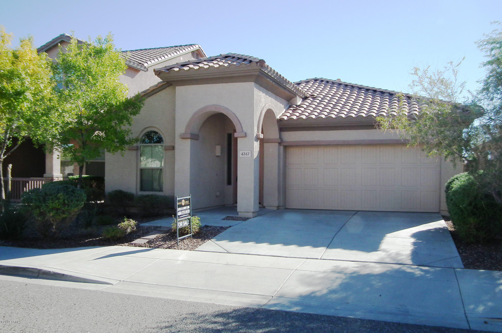 Photo 1 of 19 — 4317 W HEYERDAHL Drive, Phoenix, AZ 85087