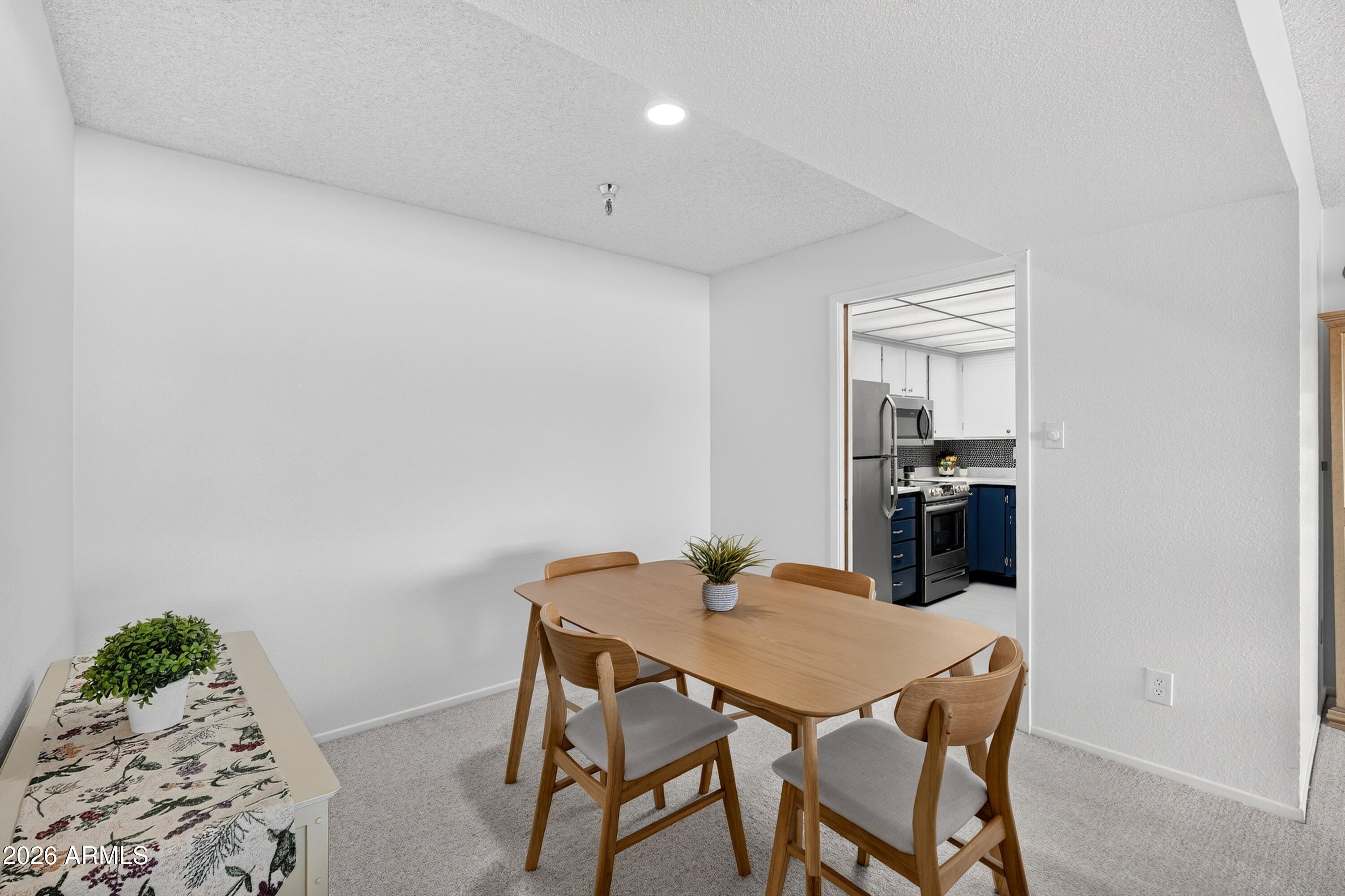 425 S PARKCREST -- 318