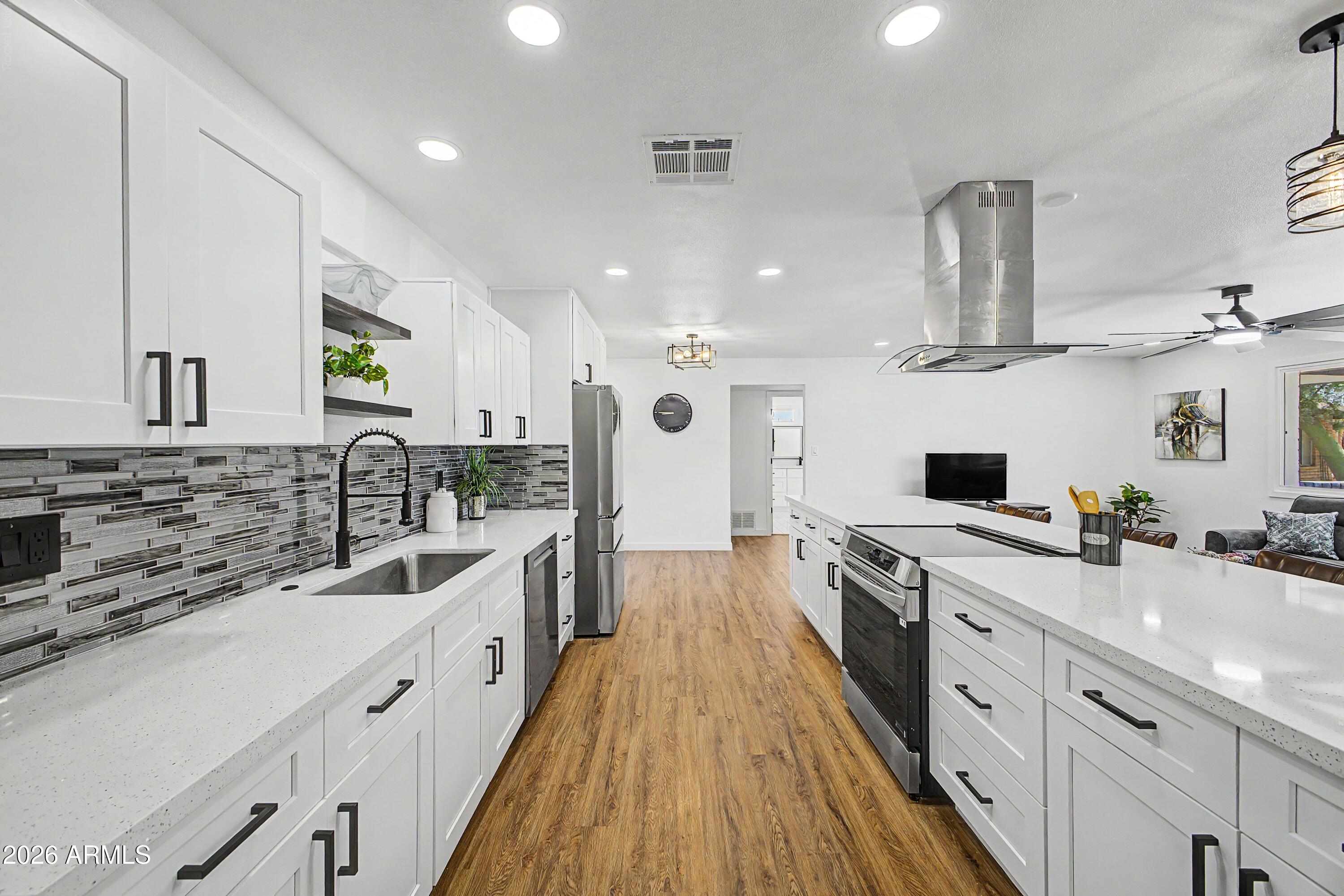 3234 S ALLRED Drive