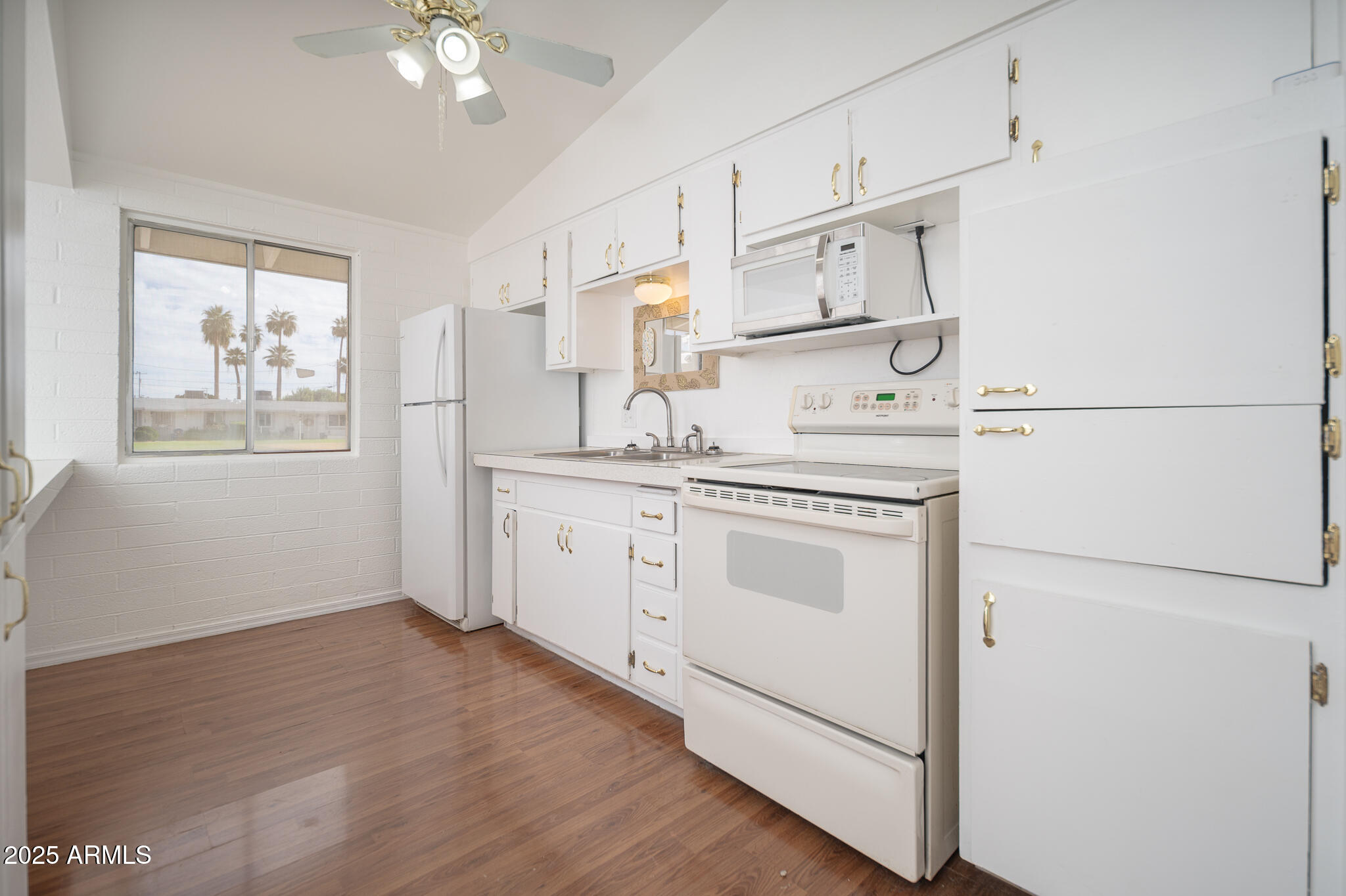 10620 W OAKMONT Drive