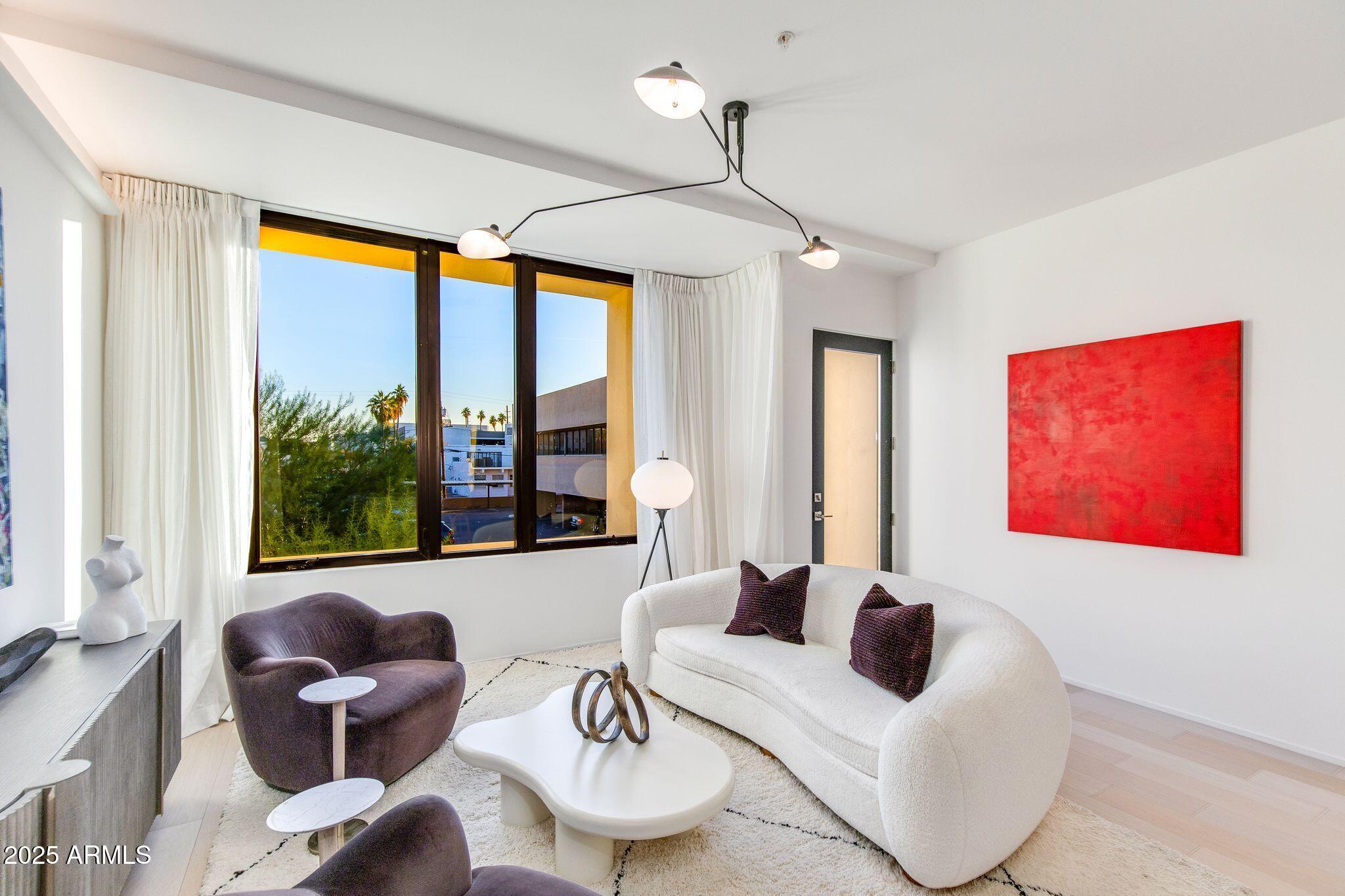 312 E WINDSOR Avenue 13