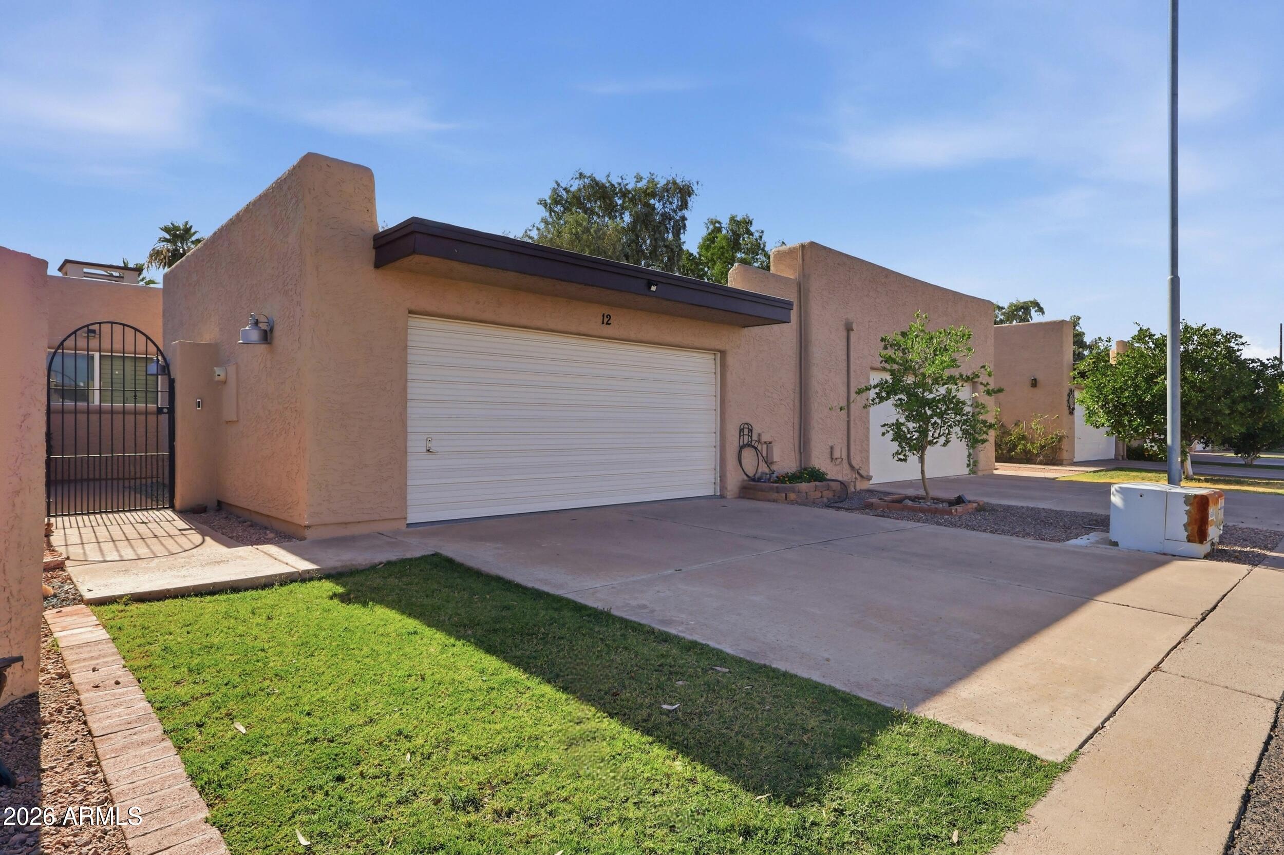 3345 E UNIVERSITY Drive 12
