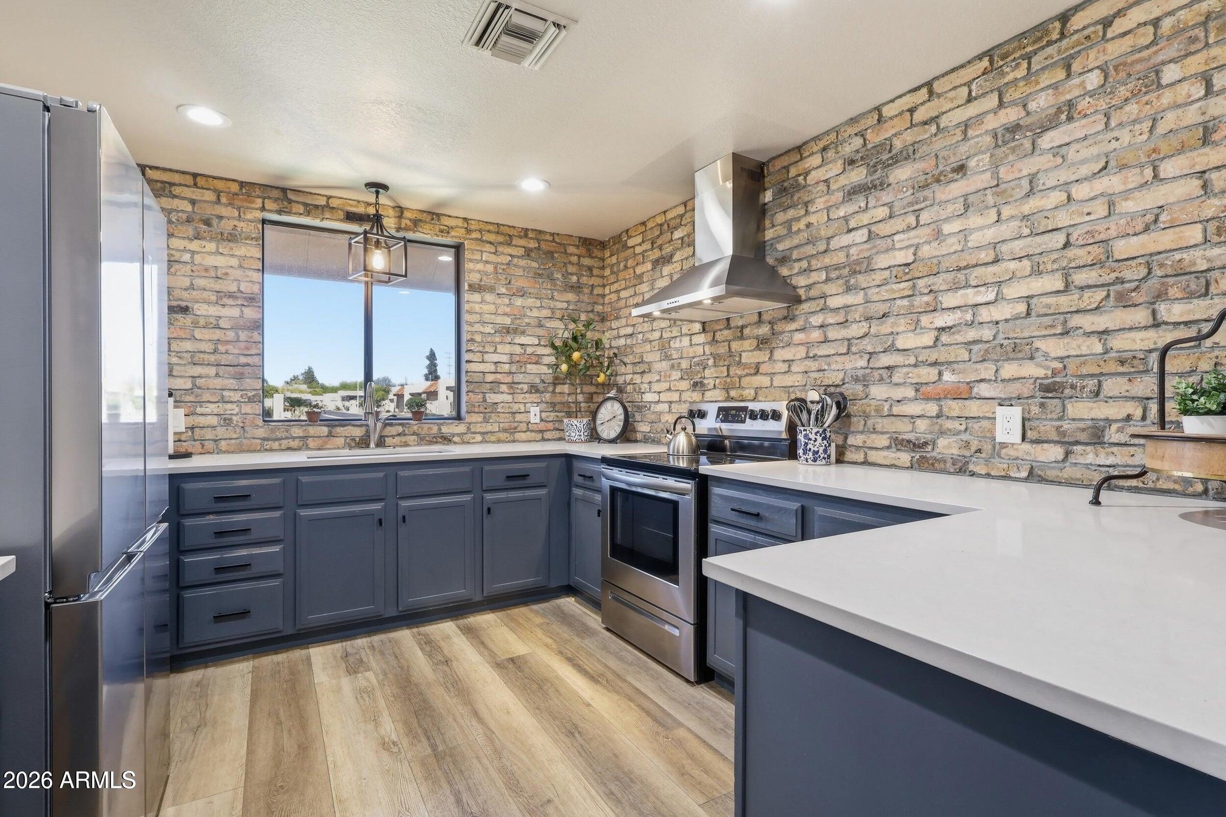 LAS ALEGRES - Residential