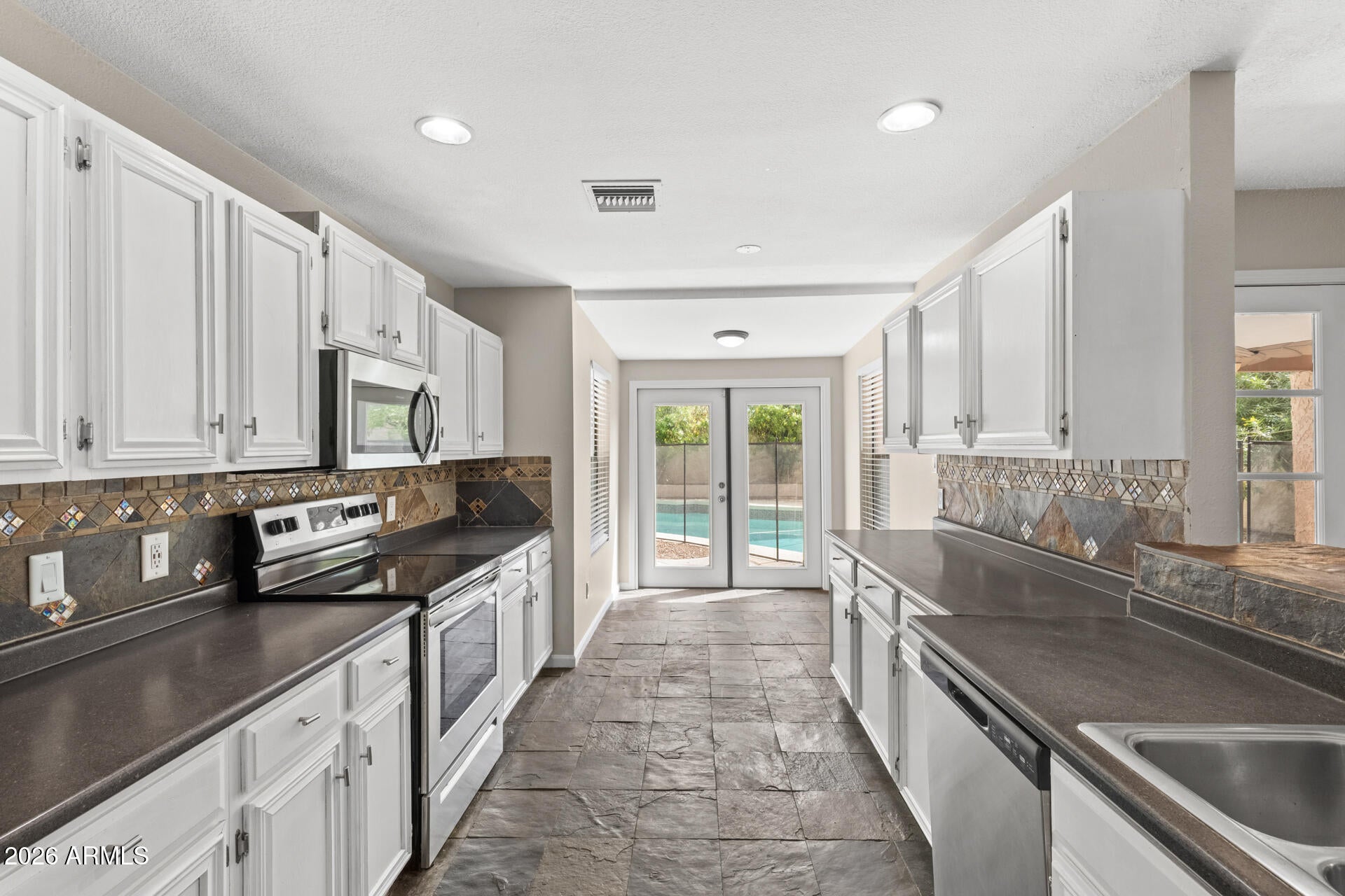 307 S OCEAN Drive