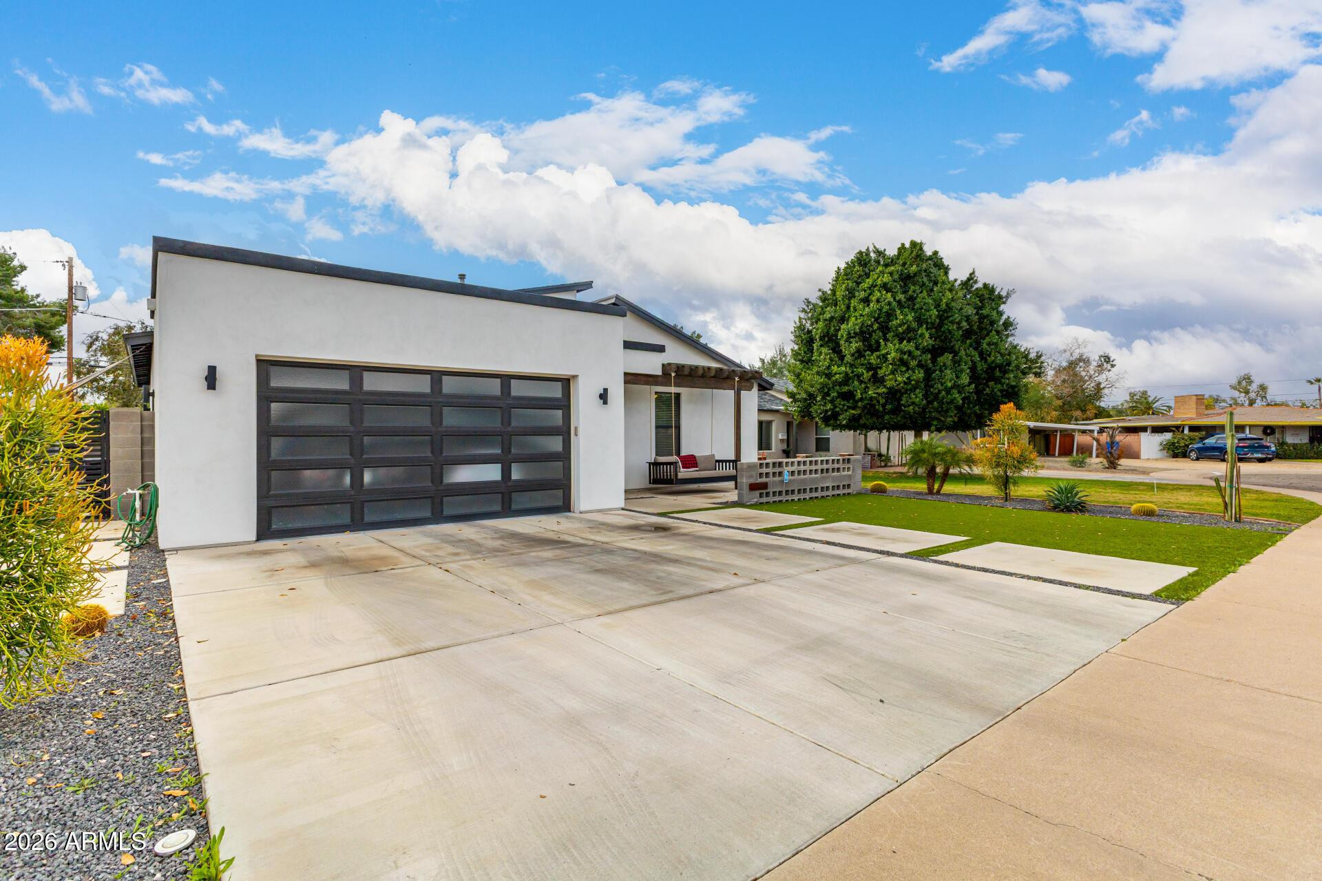 1831 E Montecito Avenue