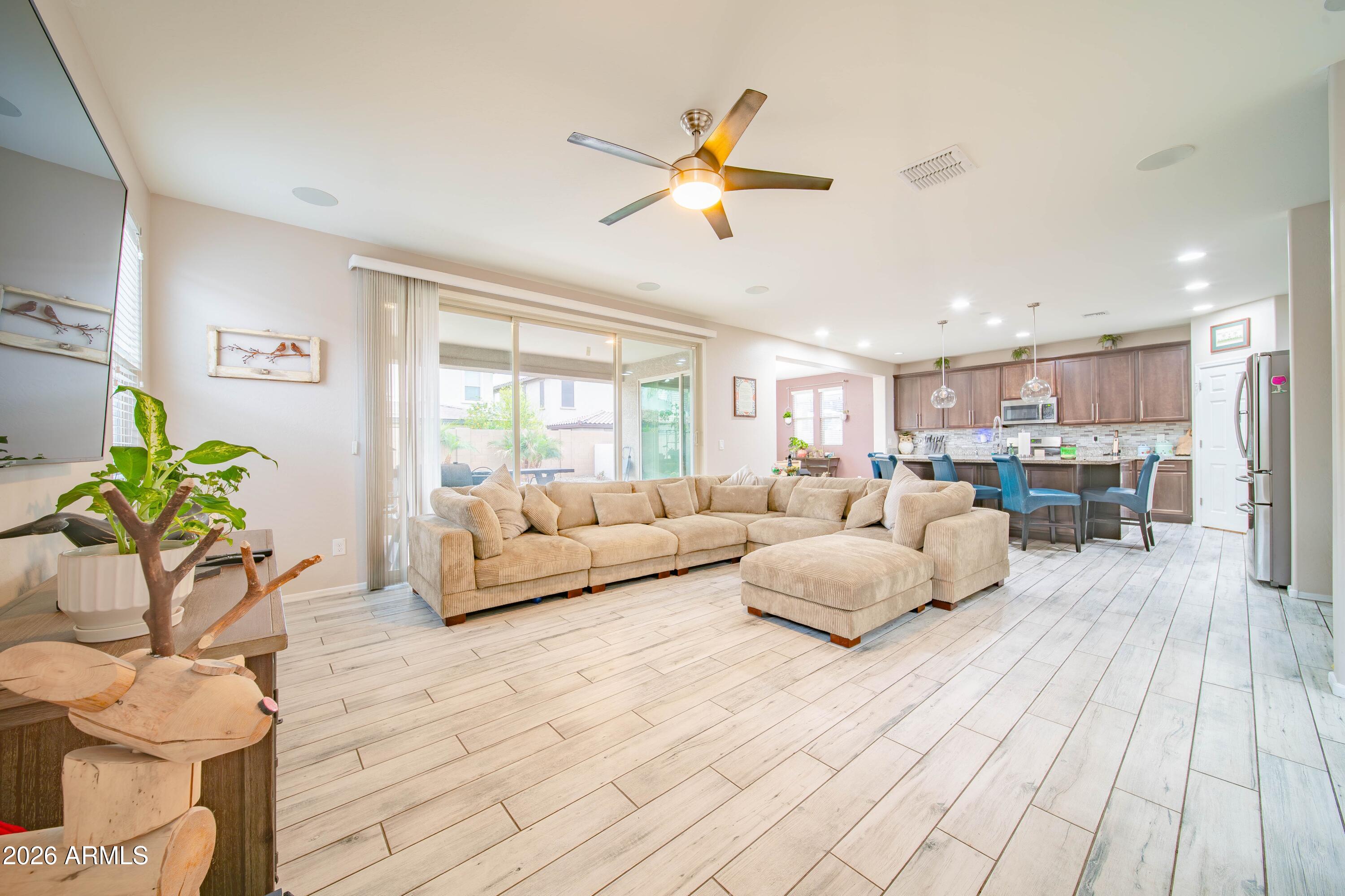 8545 W PEPPERTREE Lane