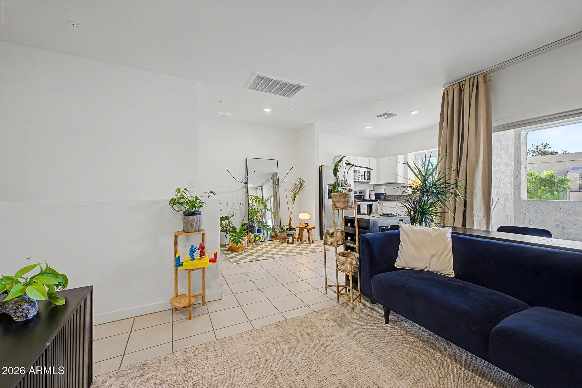 2162 W HARMONT Drive