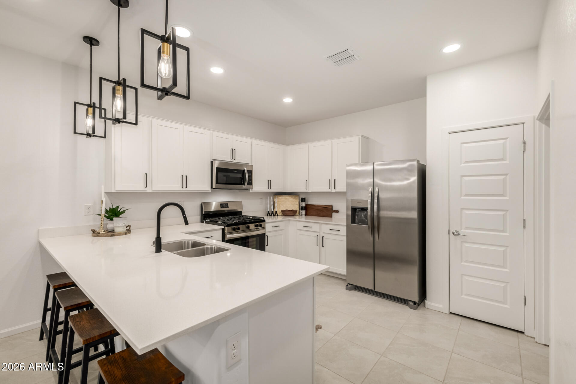 3232 W JUNIPER CANYON Drive