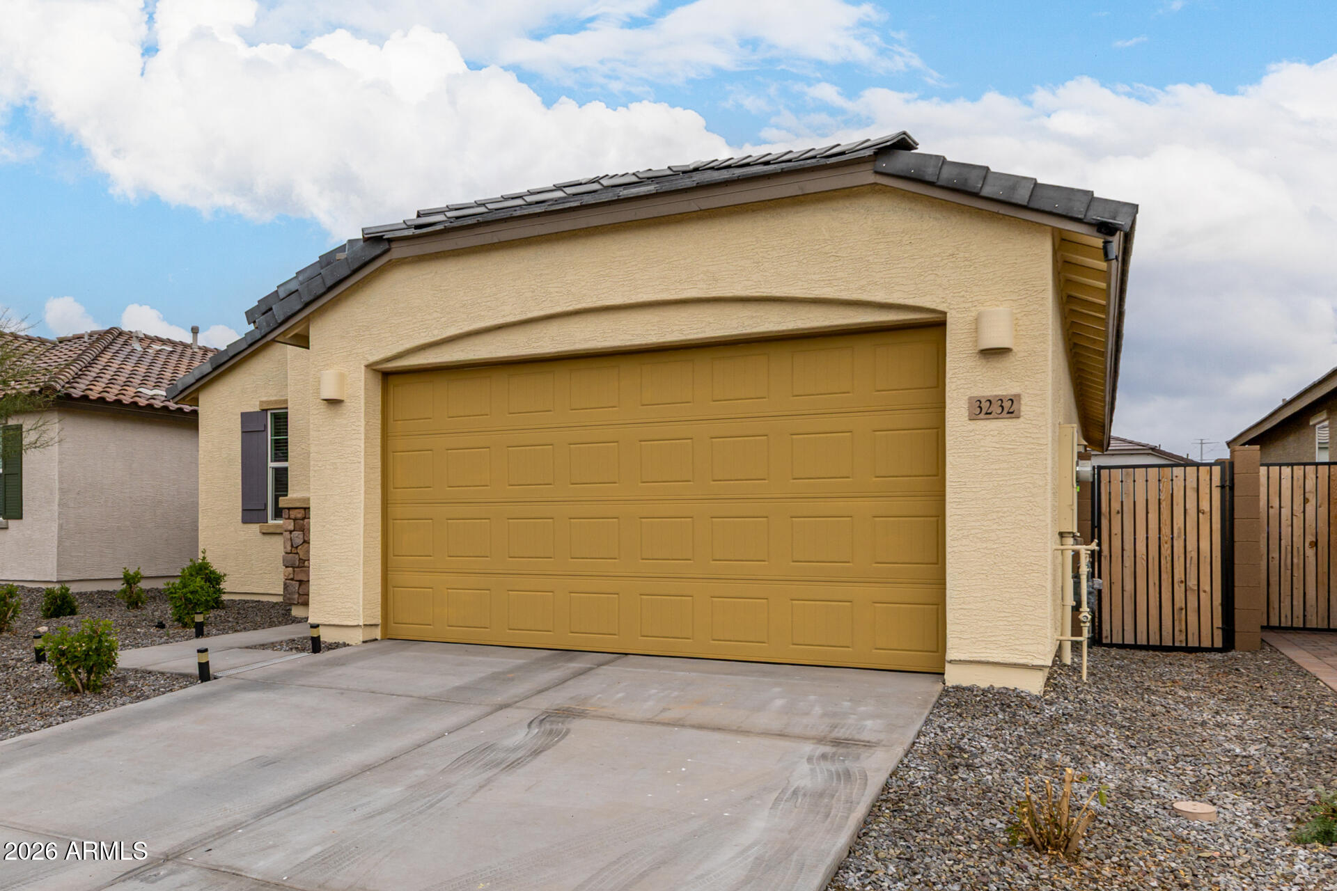 3232 W JUNIPER CANYON Drive