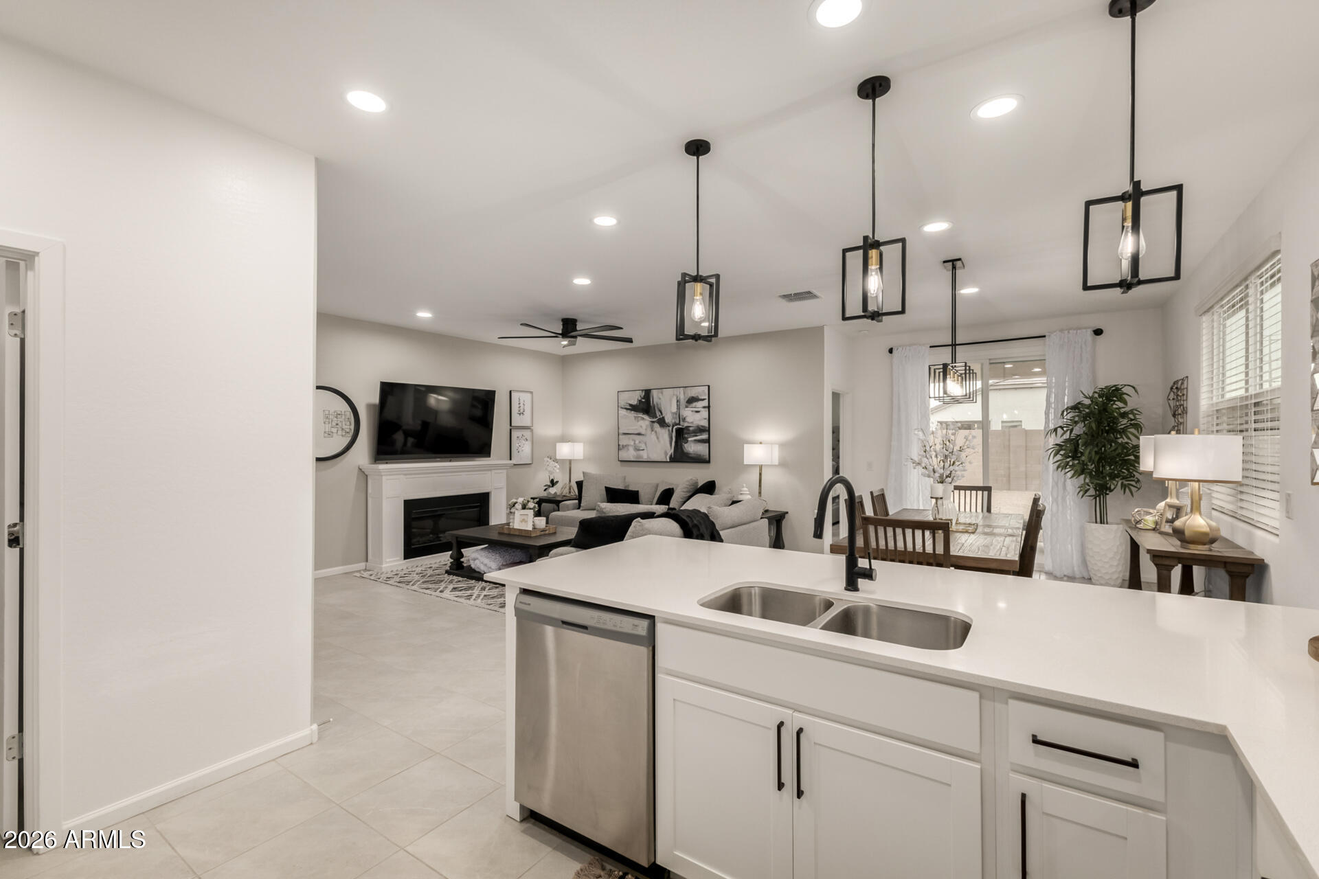 3232 W JUNIPER CANYON Drive