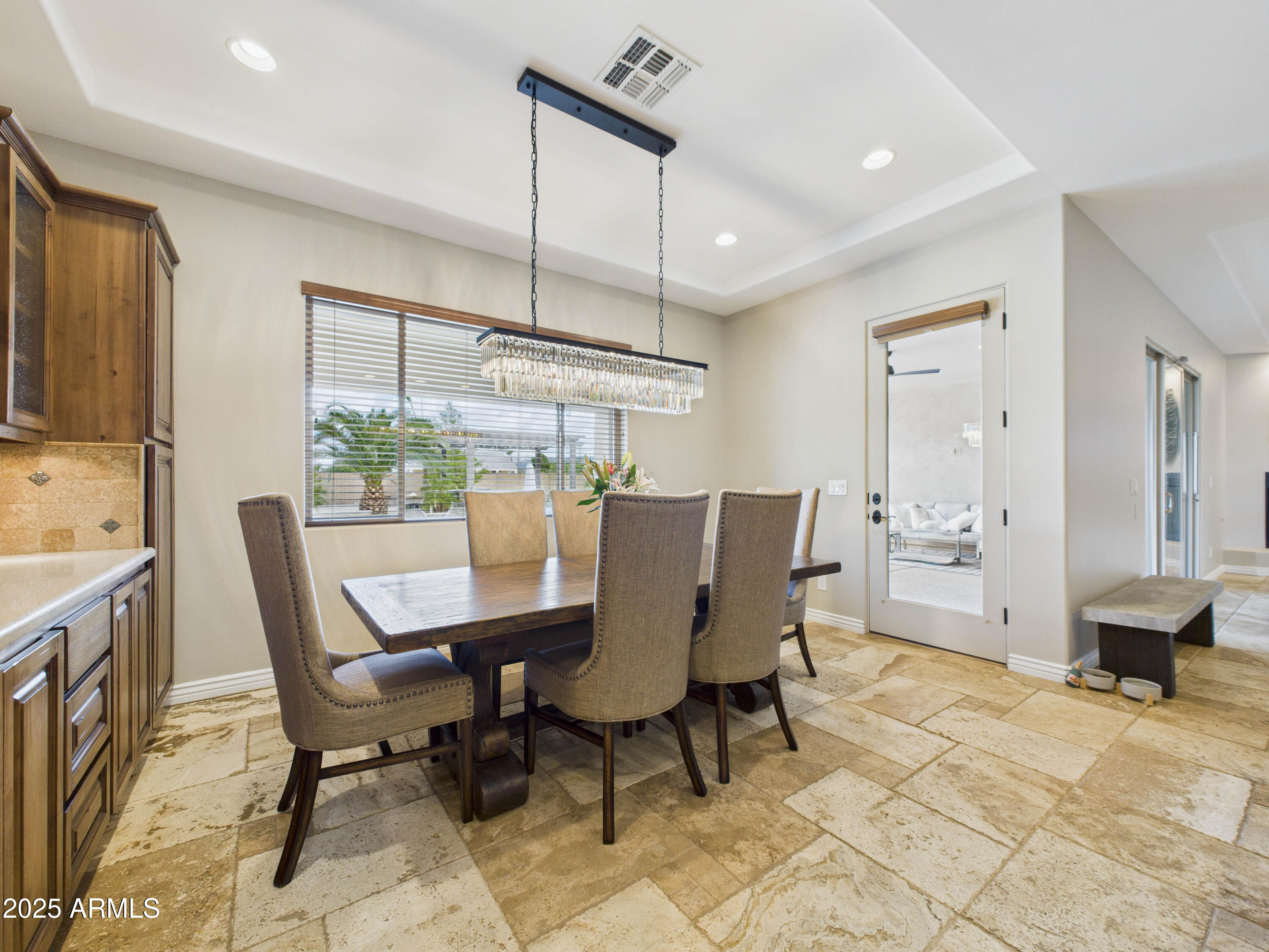 806 W DESERT RANCH Road