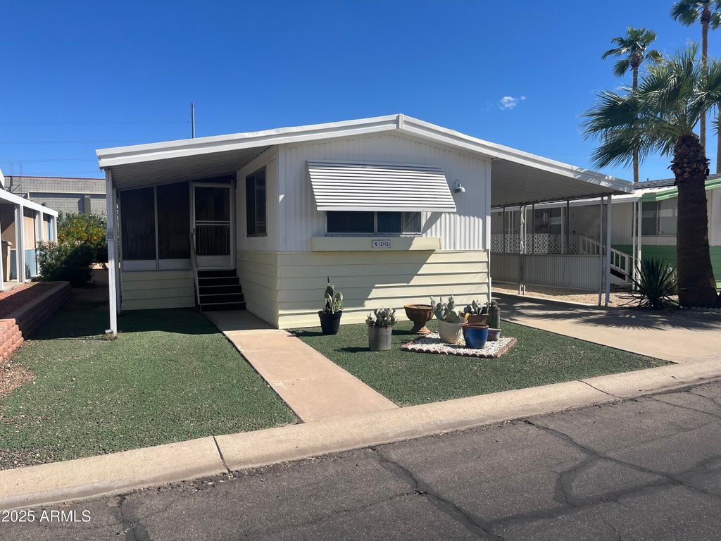 Photo of 10960 N 67th Avenue #11, Glendale, AZ 85304 (MLS # 6930065)