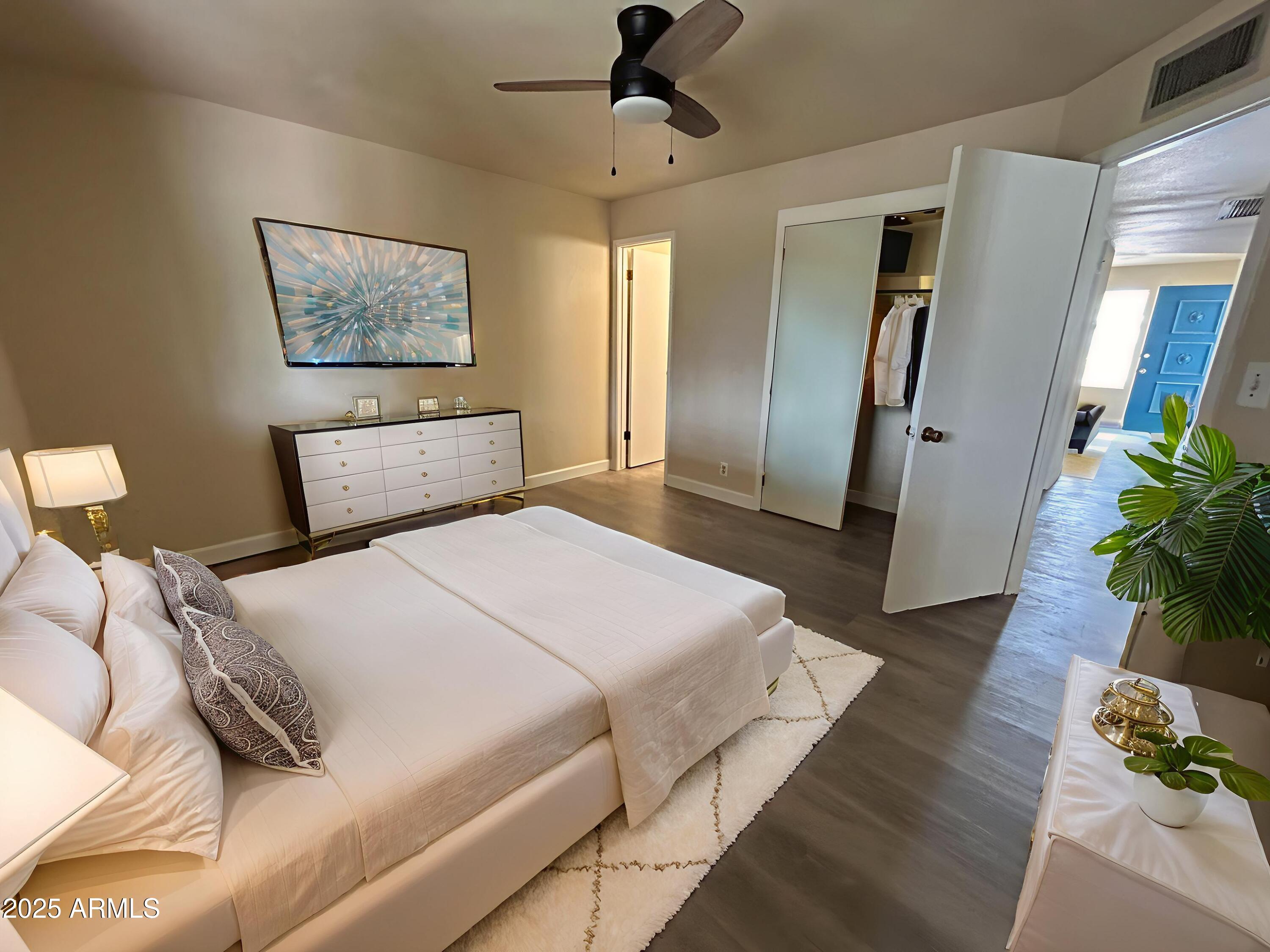 6049 E ALBANY Street