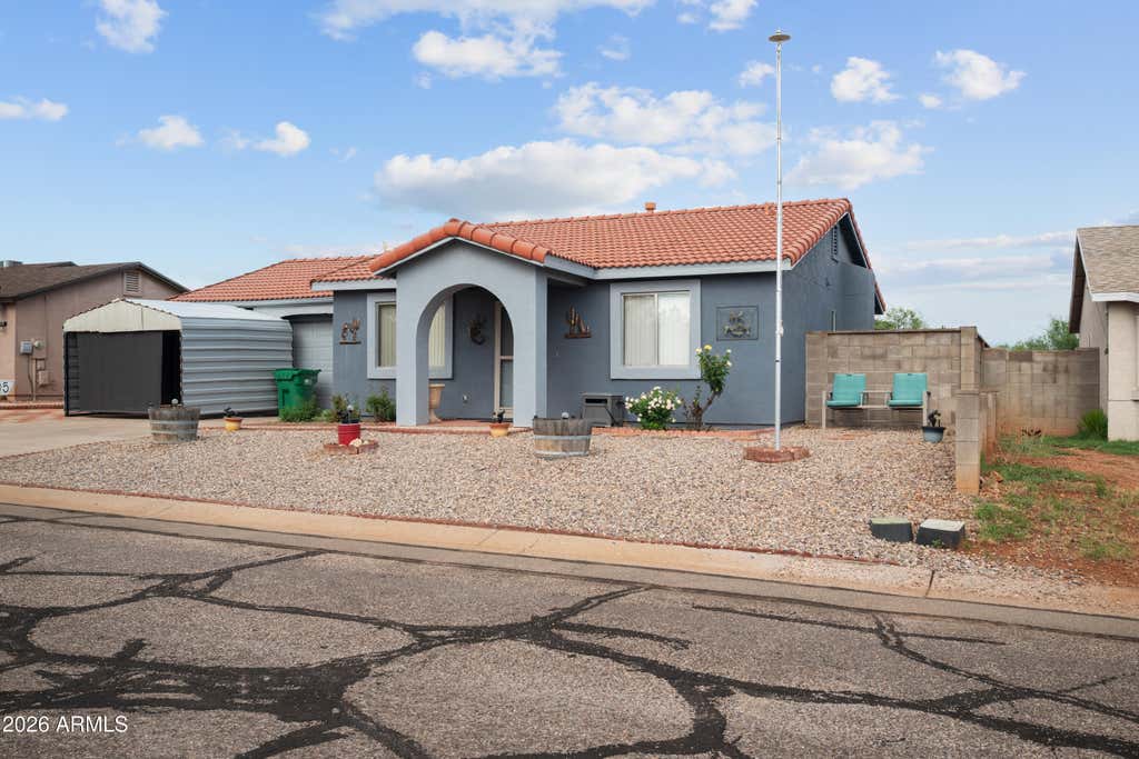 Photo of 105 Arrowhead Drive, Huachuca City, AZ 85616 (MLS # 7056467)