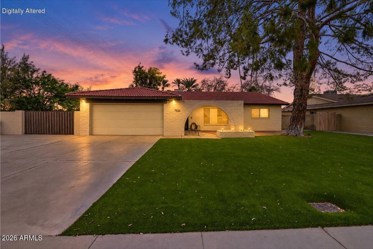 Properties 1 7526 S FOREST Avenue