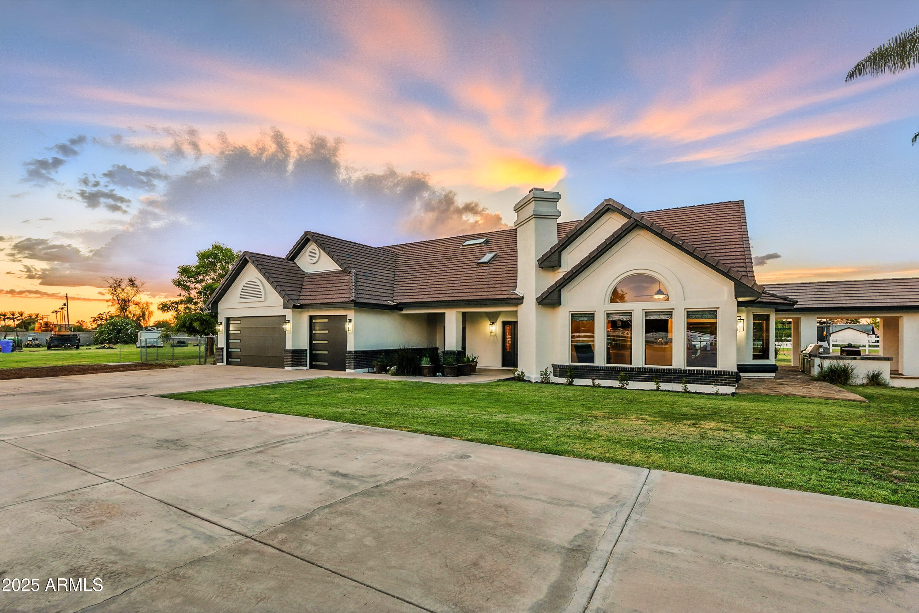 140 E PONY Lane