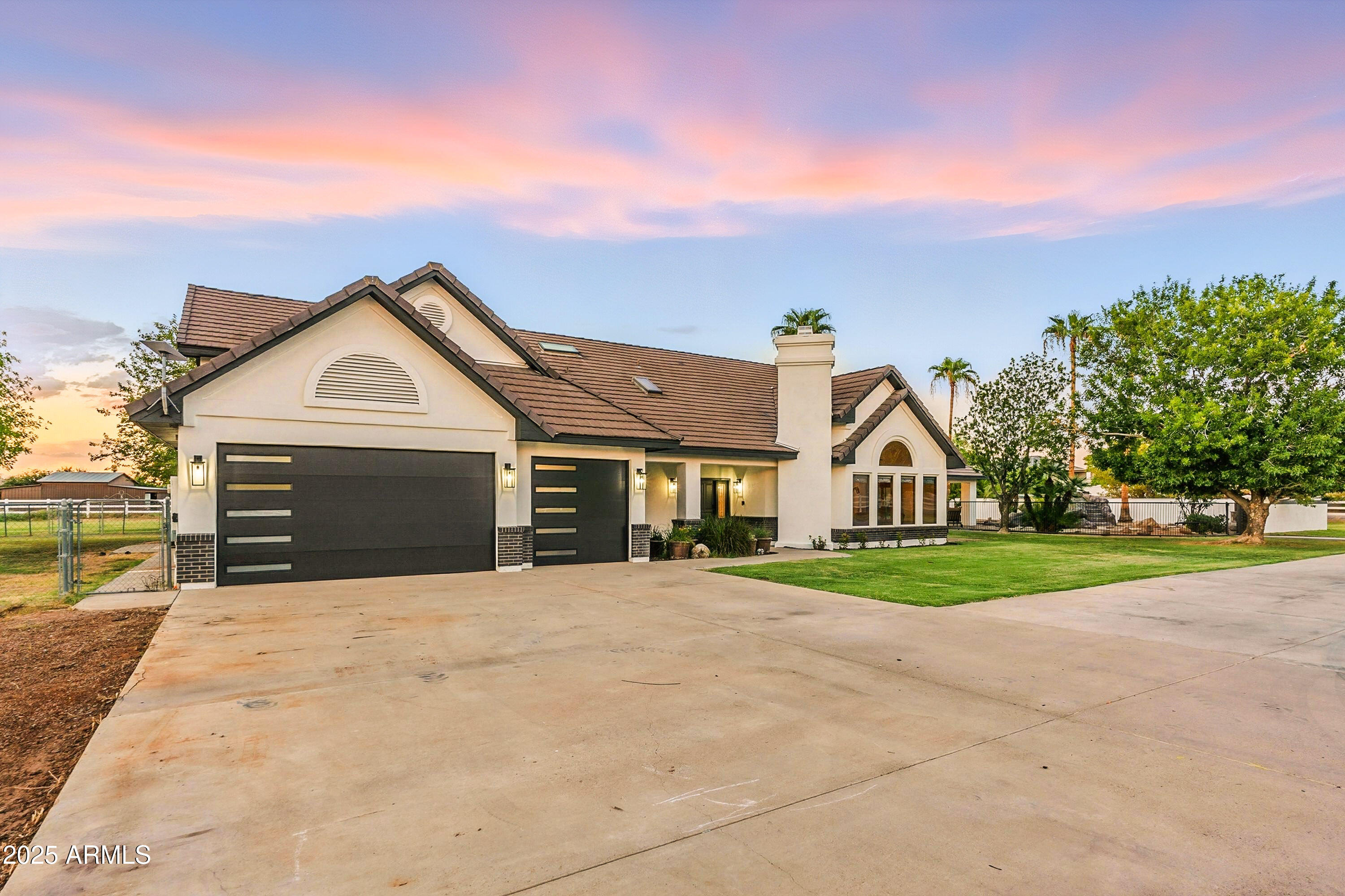 140 E PONY Lane