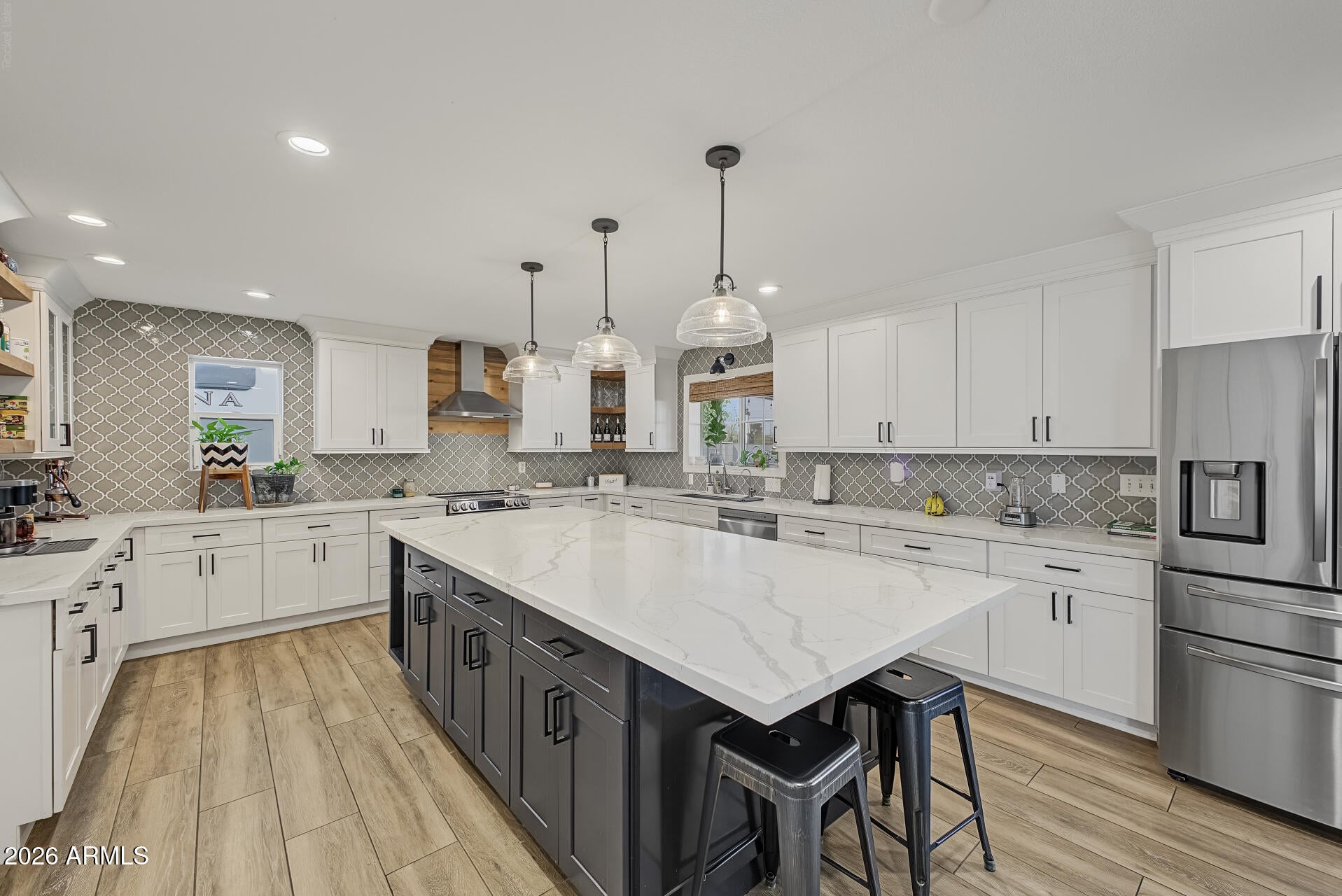 234 E AVENIDA SIERRA MADRE --