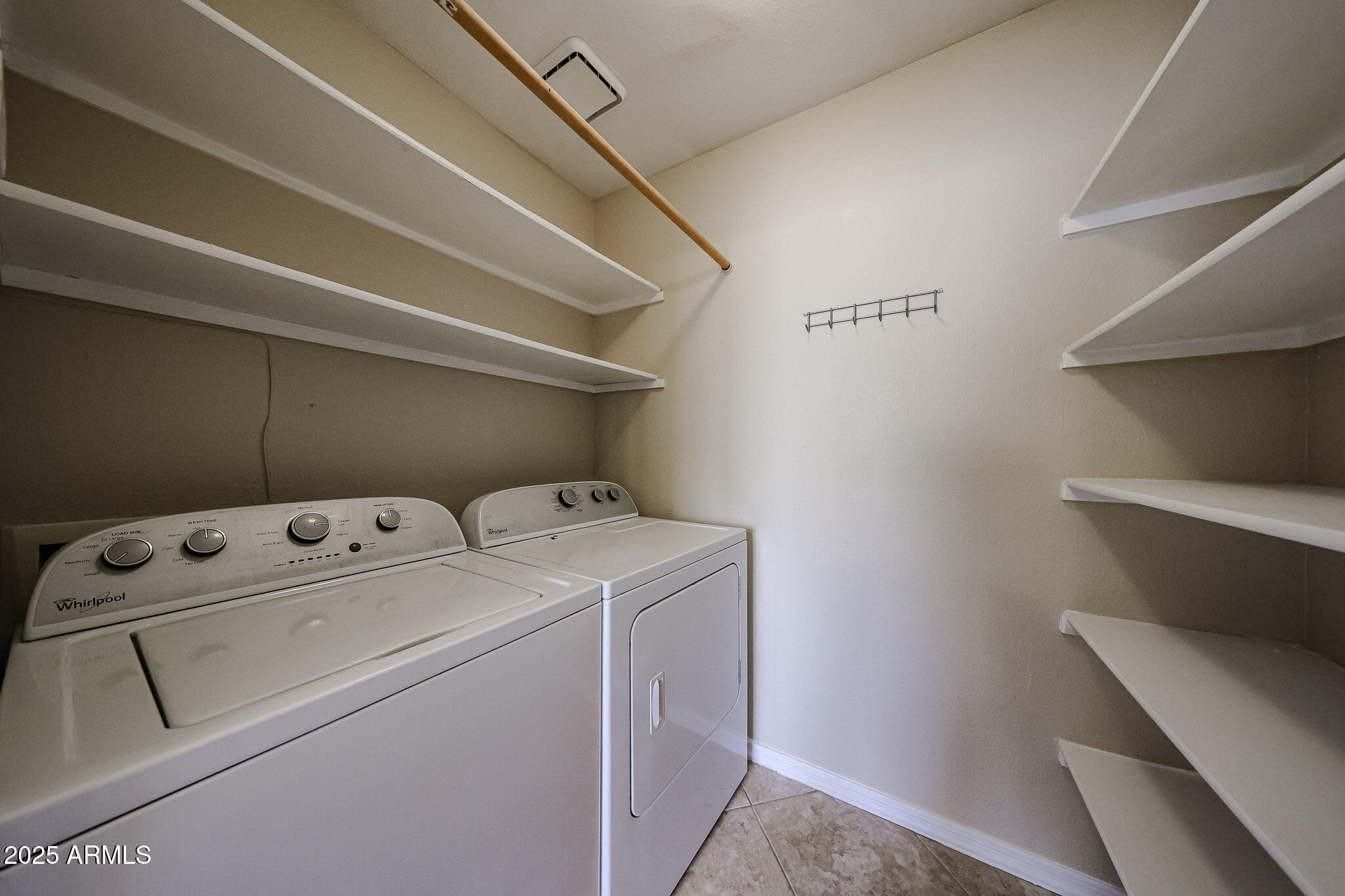 Mesa, Arizona 85207, United States, 2 Bedrooms Bedrooms, ,2 BathroomsBathrooms,Residential,Active,142230