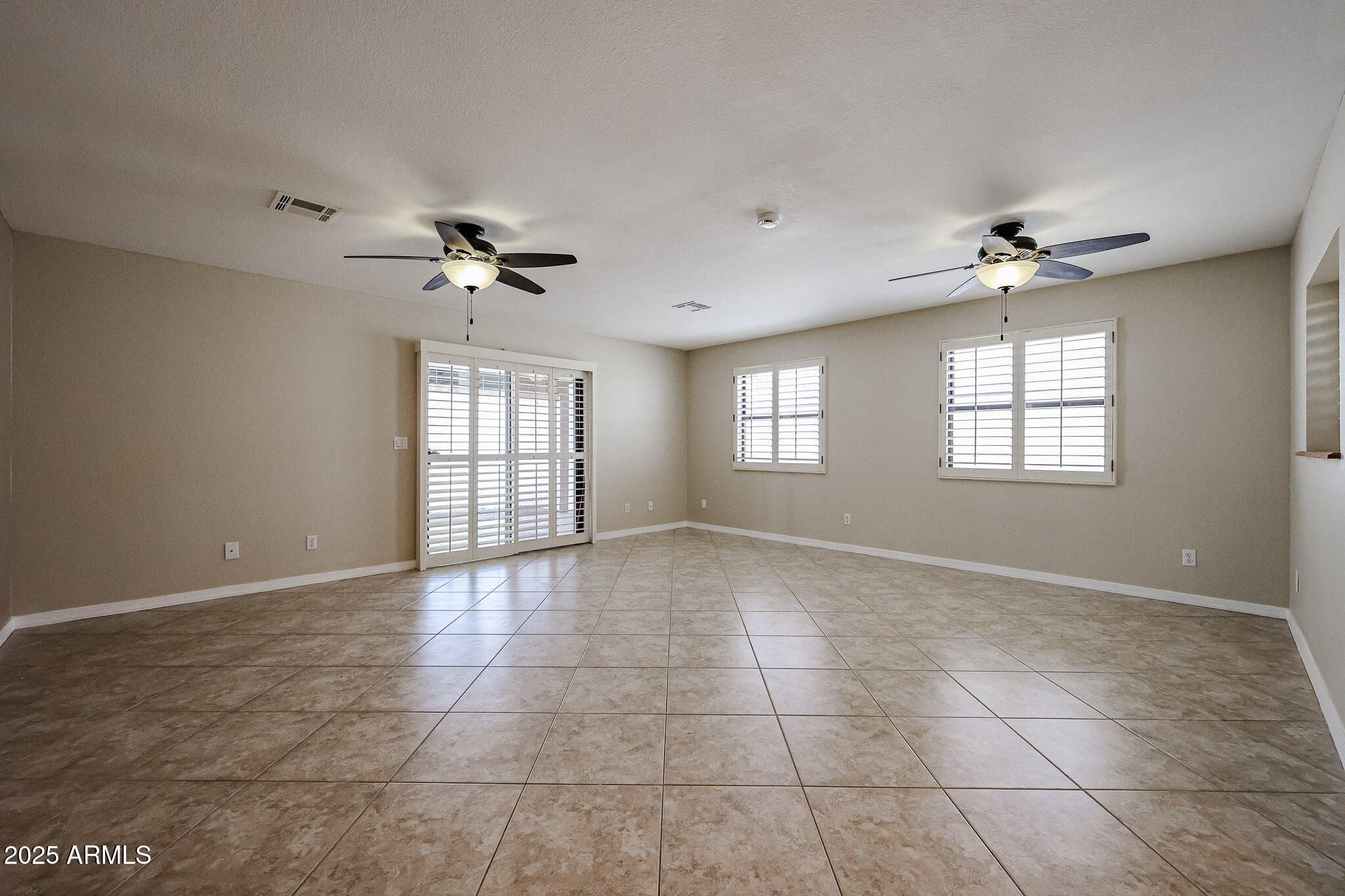 Mesa, Arizona 85207, United States, 2 Bedrooms Bedrooms, ,2 BathroomsBathrooms,Residential,Active,142230