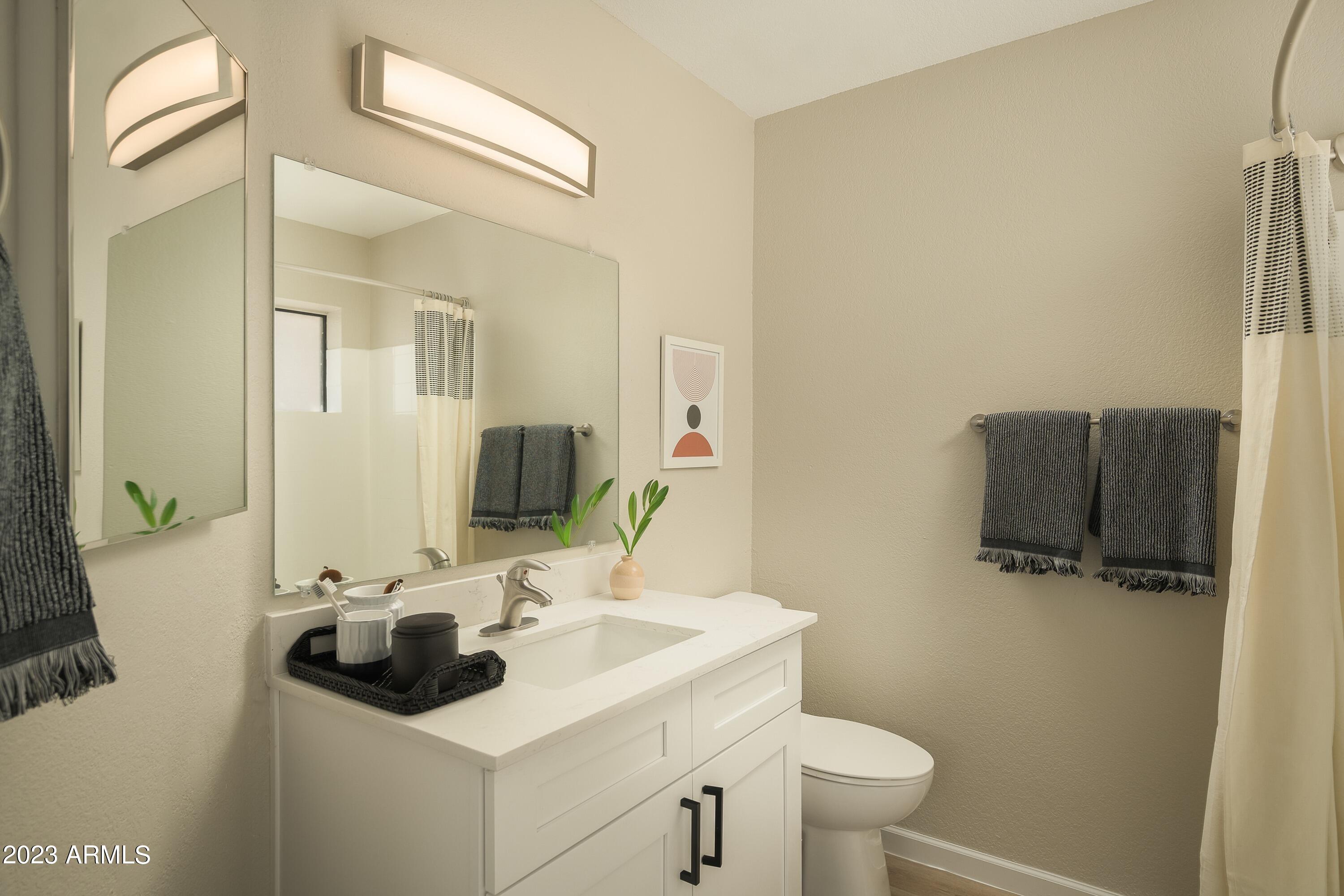 1440 S VAL VISTA Drive 1