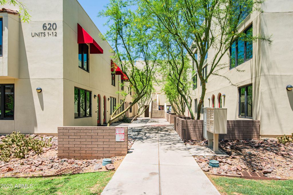 Photo of 620 N 4th Avenue #10, Phoenix, AZ 85003 (MLS # 6882941)