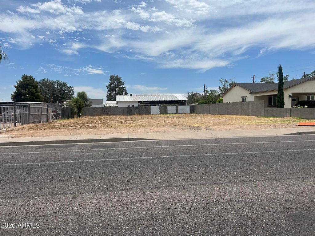 Photo of 2909 E Paradise Lane #-, Phoenix, AZ 85032 (MLS # 7041063)