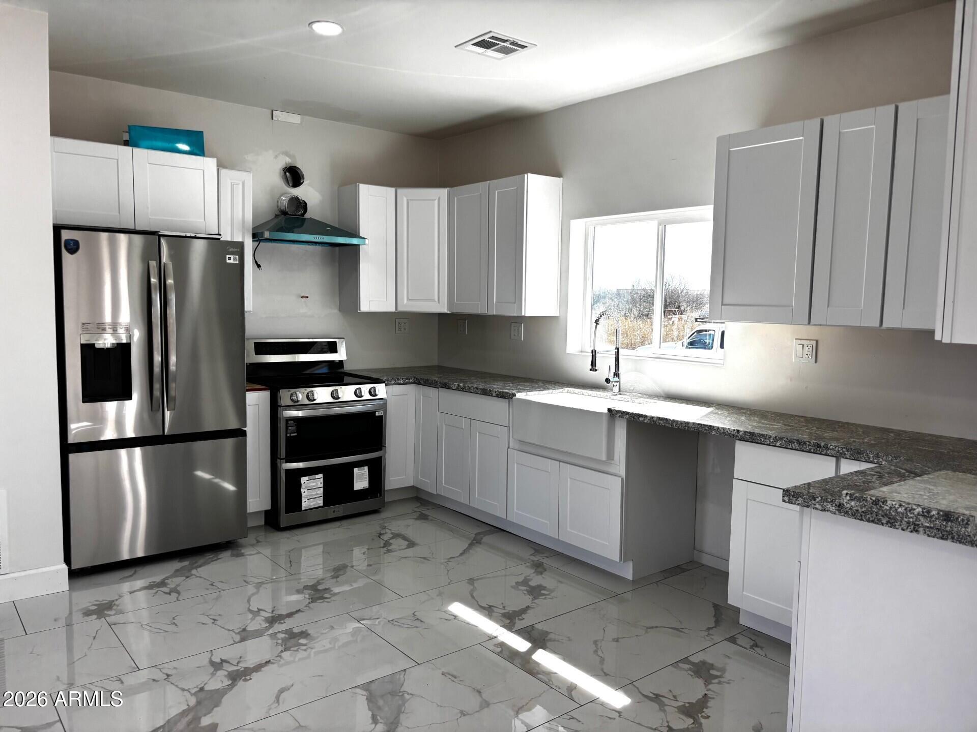 4000 N SANTA FE Avenue