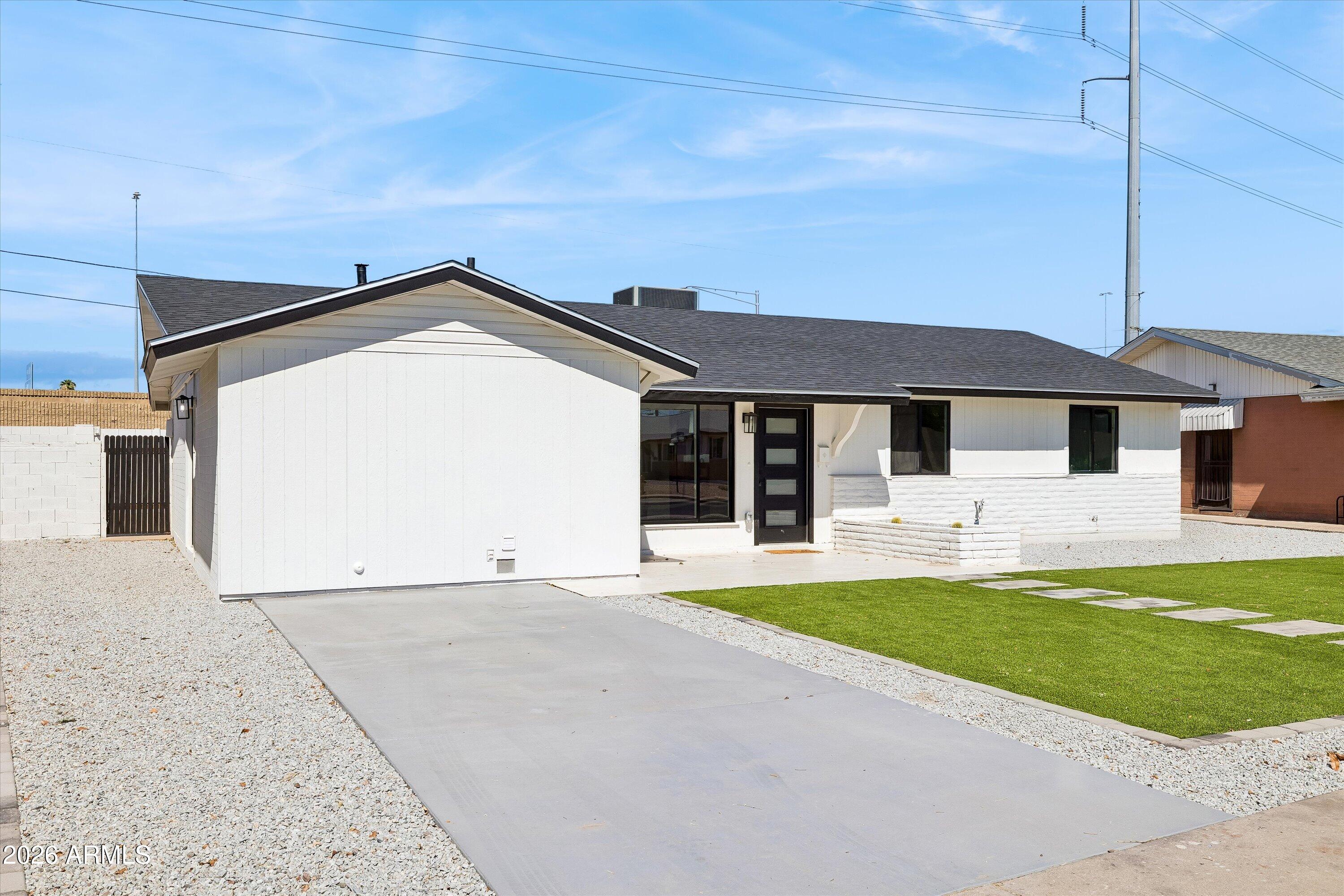 12240 N 26TH Drive