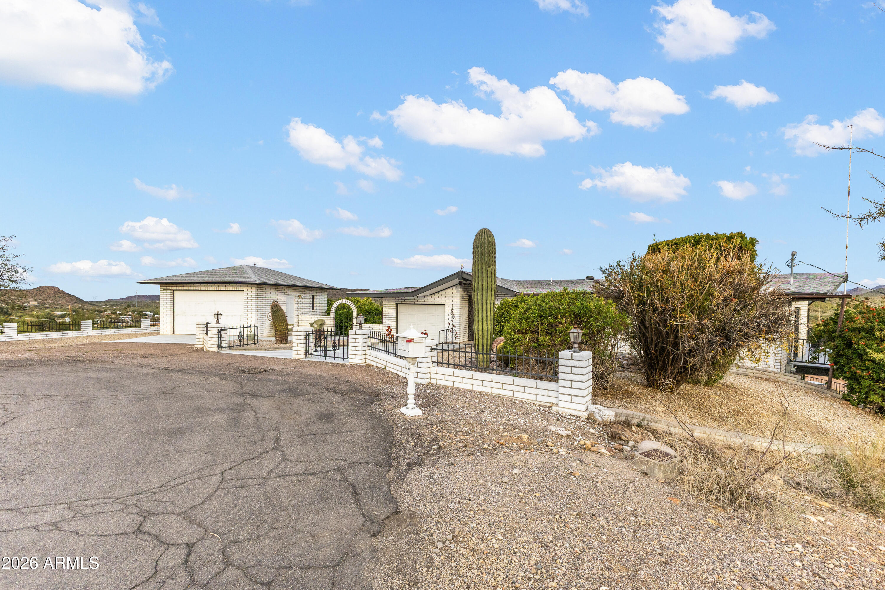 322 N CLEOPATRA Street