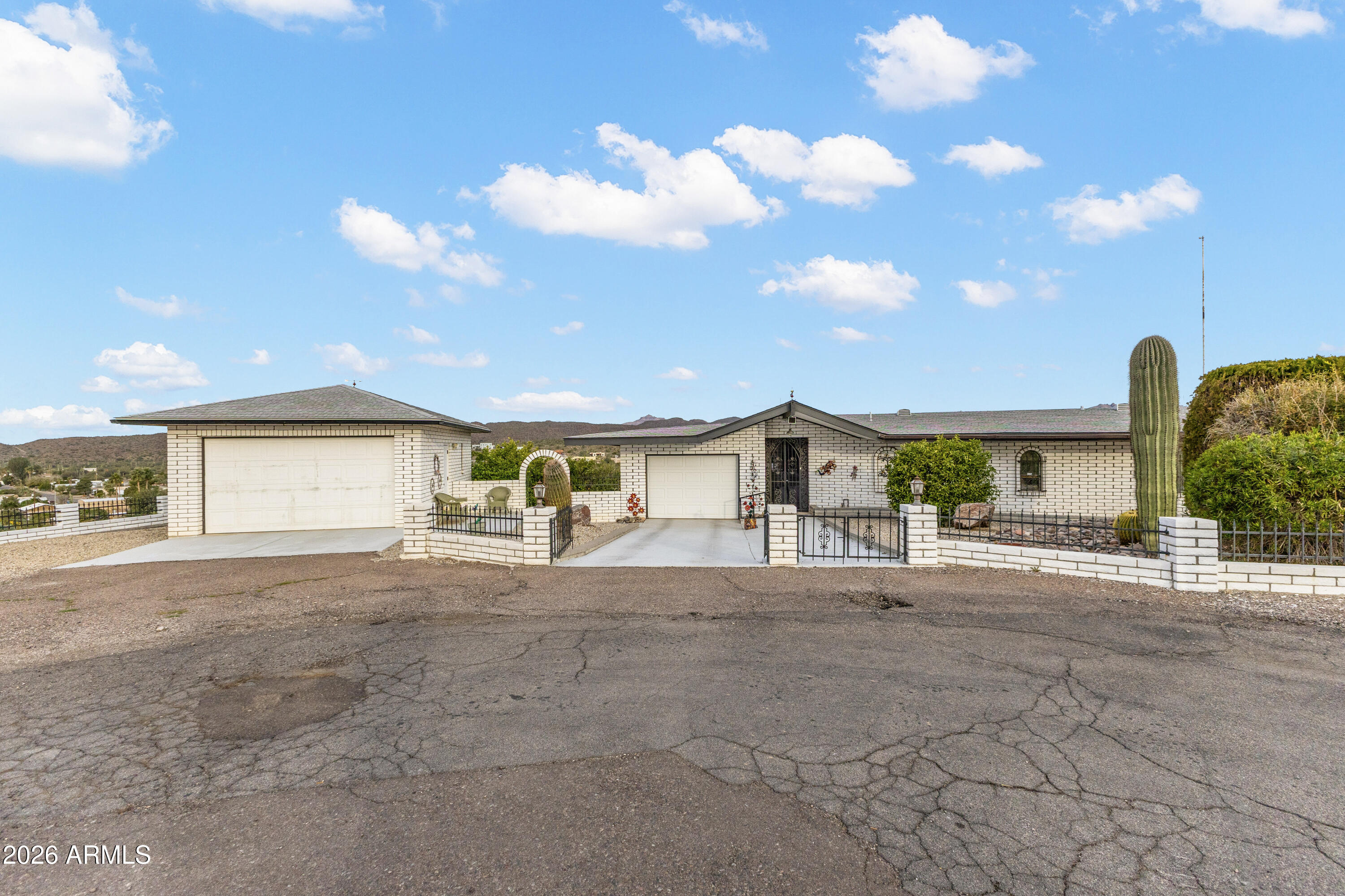 322 N CLEOPATRA Street