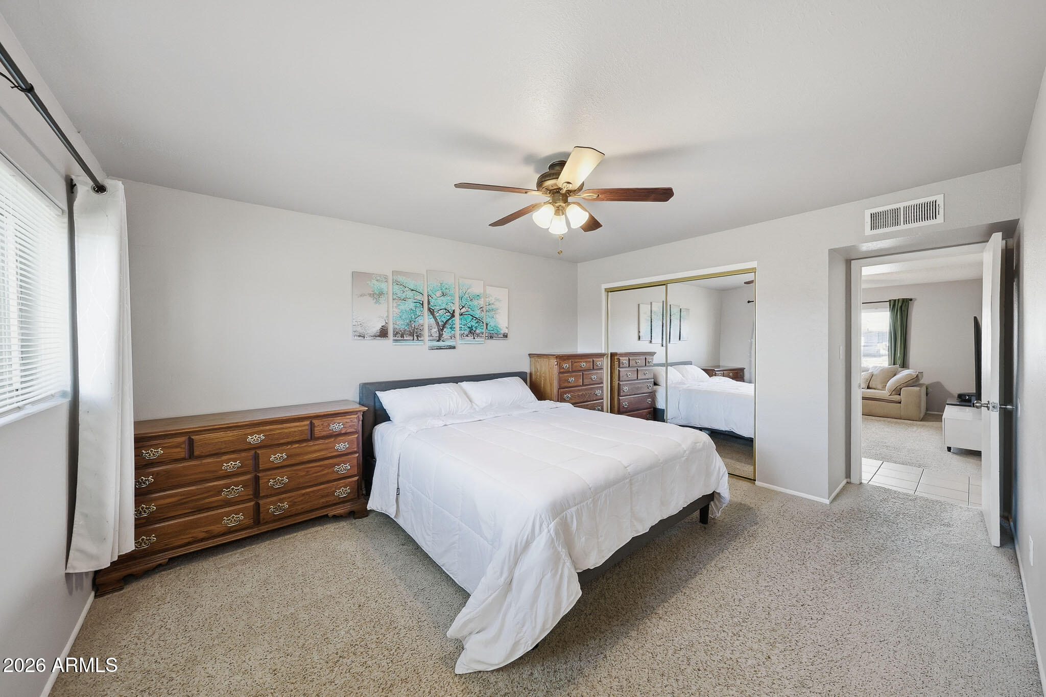 4733 W AIRE LIBRE Avenue